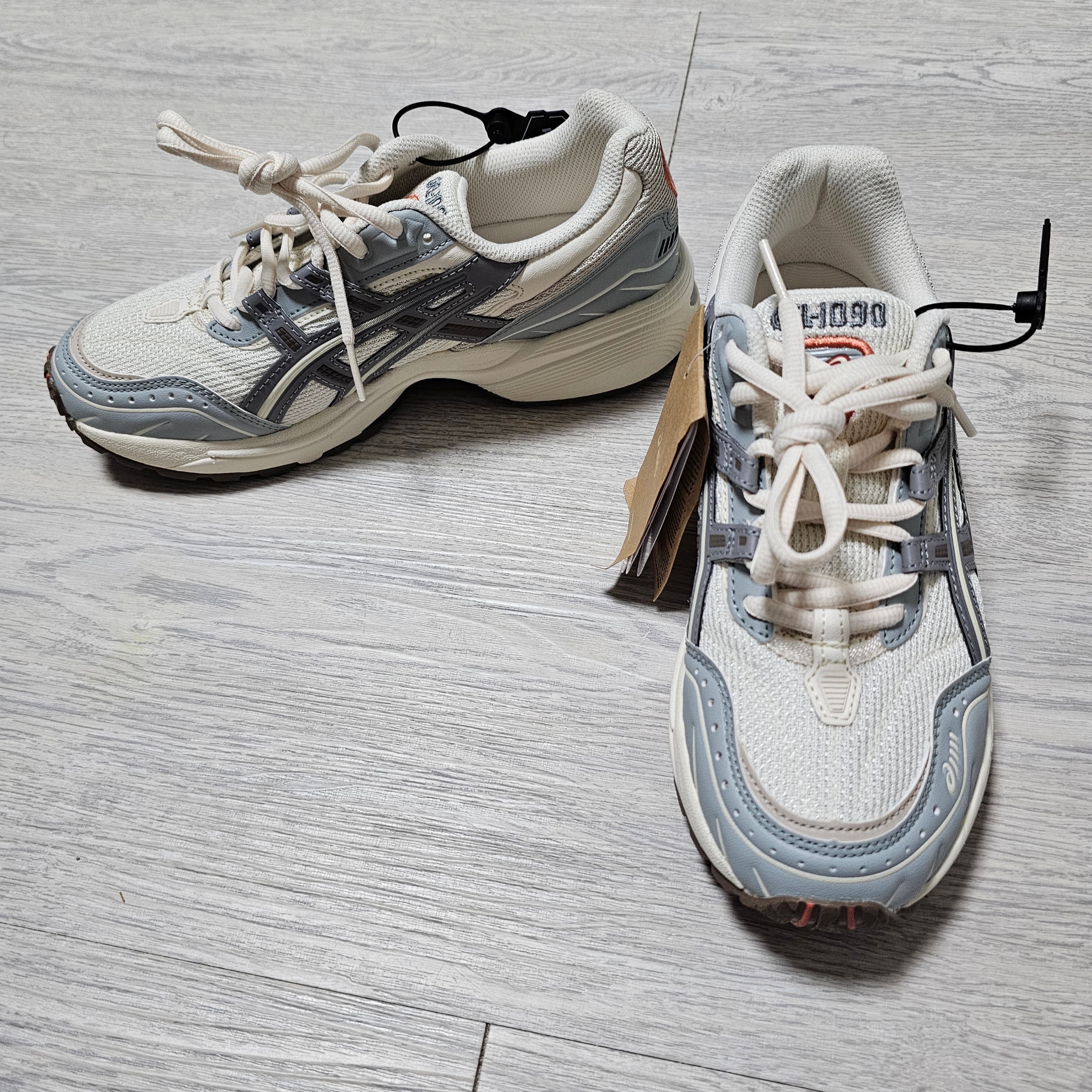 Asics Gel-1090 Blue Grey 착용 스타일