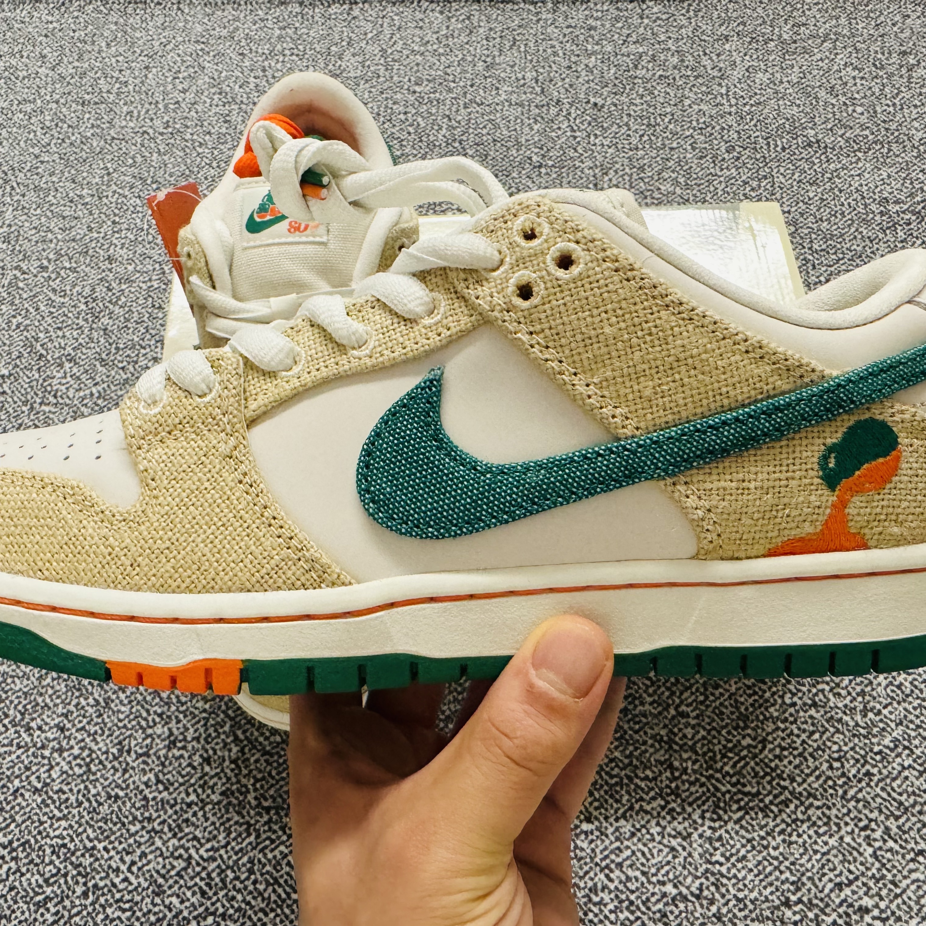 Nike x Jarritos SB Dunk Low Phantom and Malachite 착용 스타일 - 4
