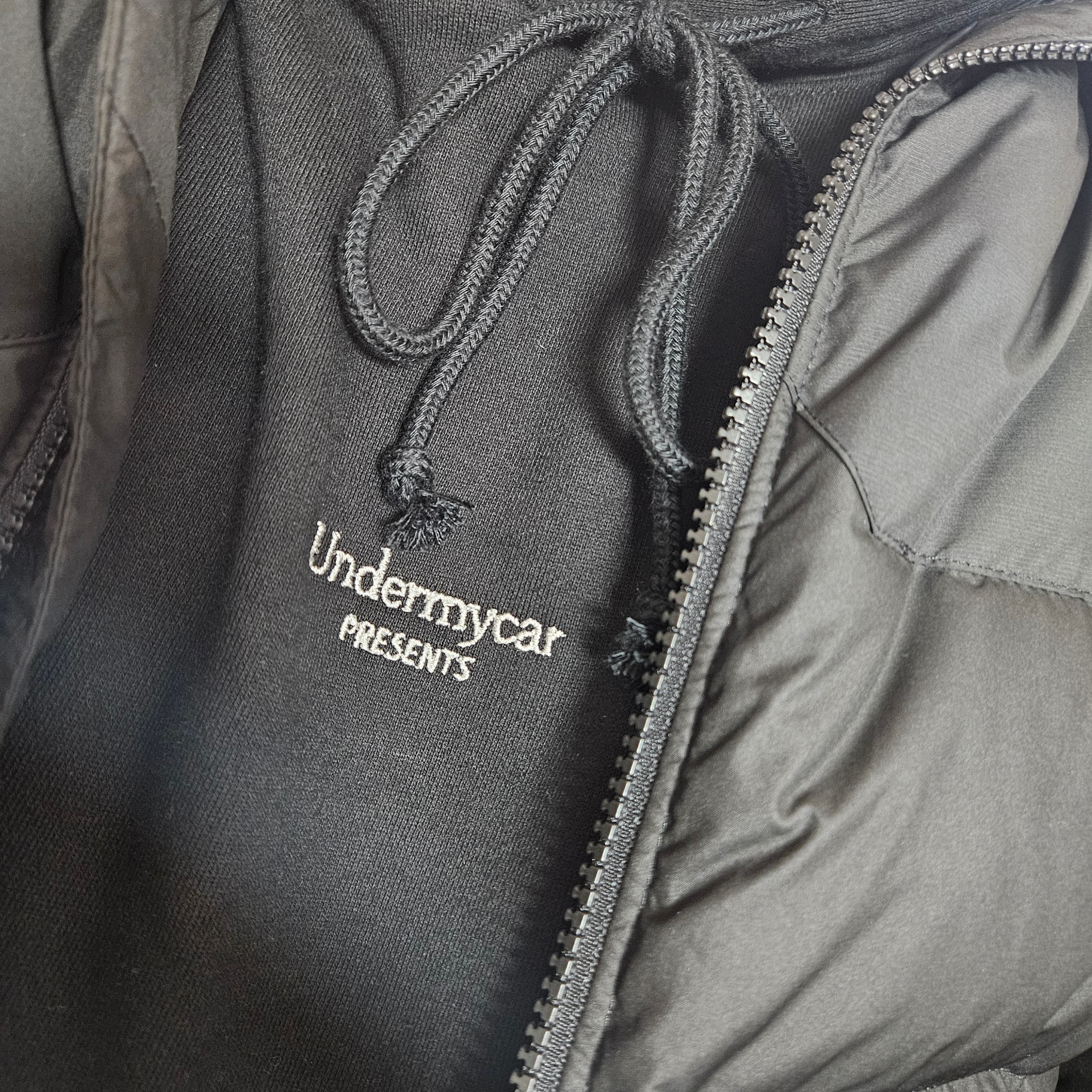Undermycar Mu.09 Anti Fxxking Logo Play Oversized Hoodie Black 착용 스타일