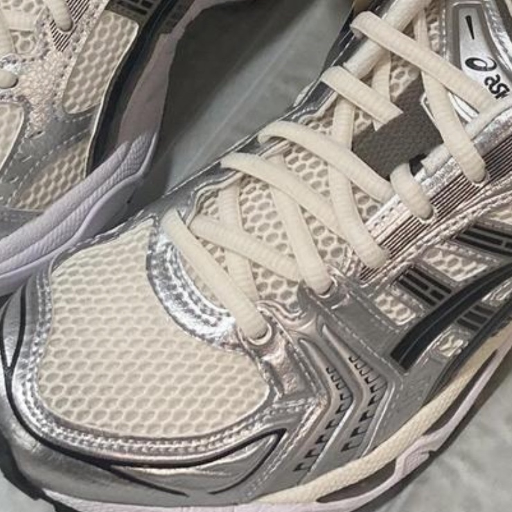 Asics Gel-Kayano 14 Cream Black 착용 스타일
