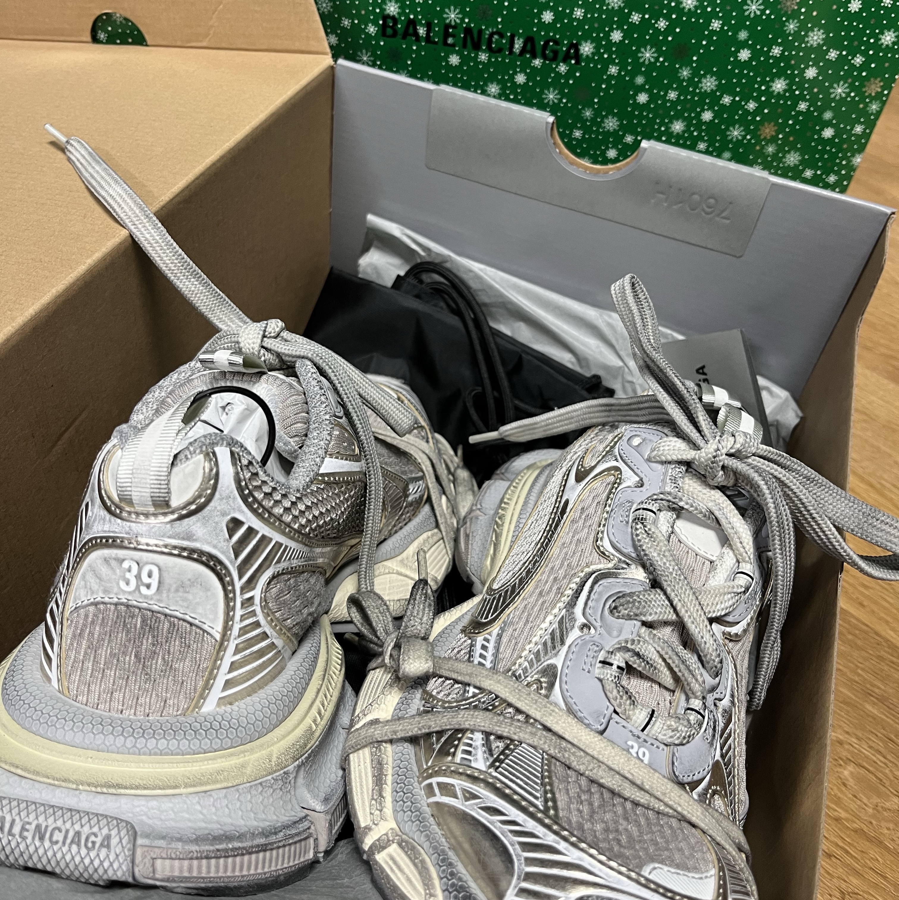Balenciaga 3XL Sneakers Light Beige 착용 스타일