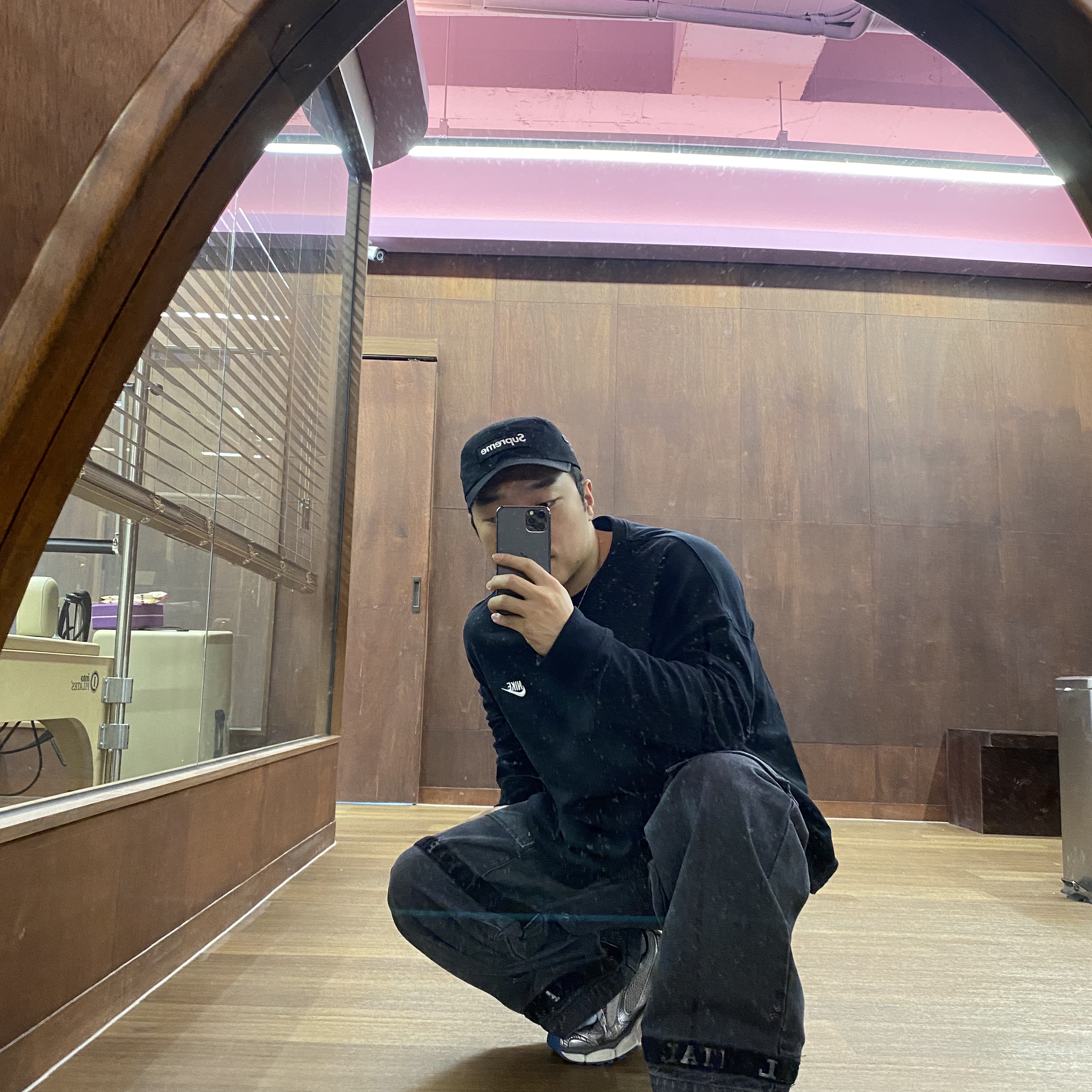 Kapital 14 oz. Black X Kinari Denim Nouvelle Shuttle Pants Black 착용 스타일 - 1