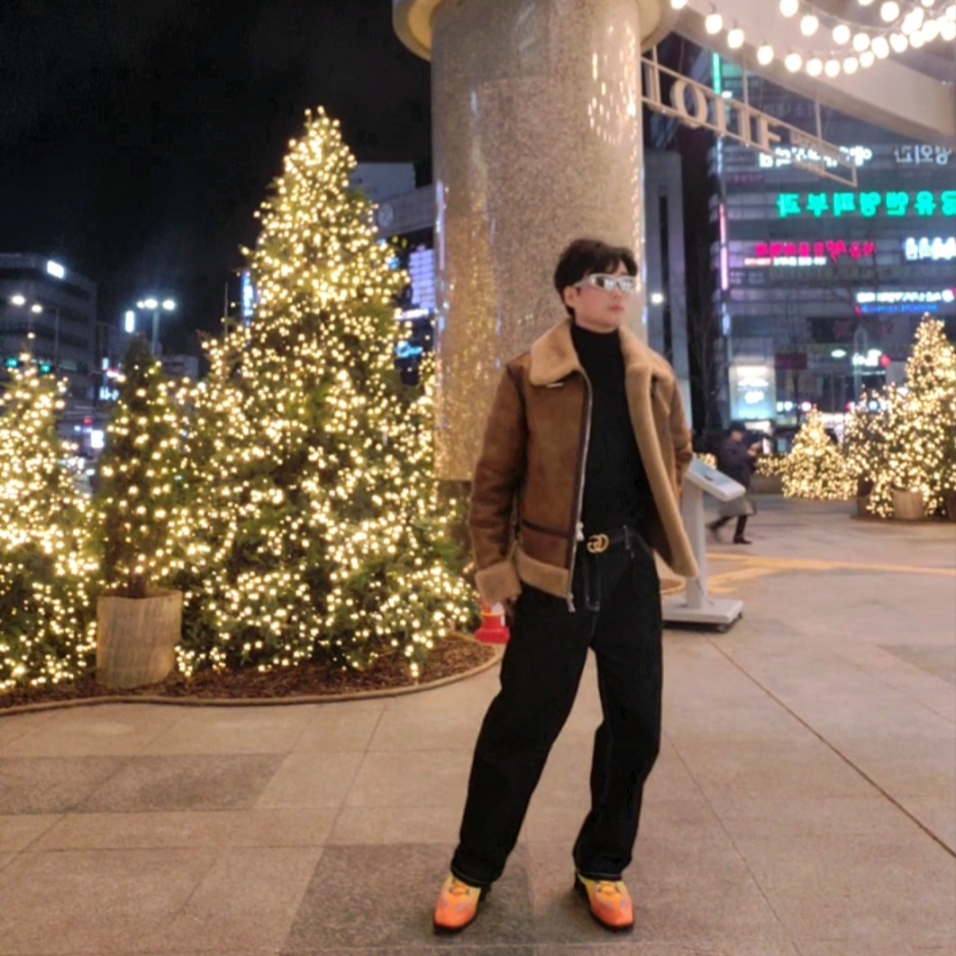 Nike x Martine Rose Shox MR4 Safety Orange, Gucci GG Marmont Leather Belt with Double G Buckle Black Brass 착용 스타일 - 1