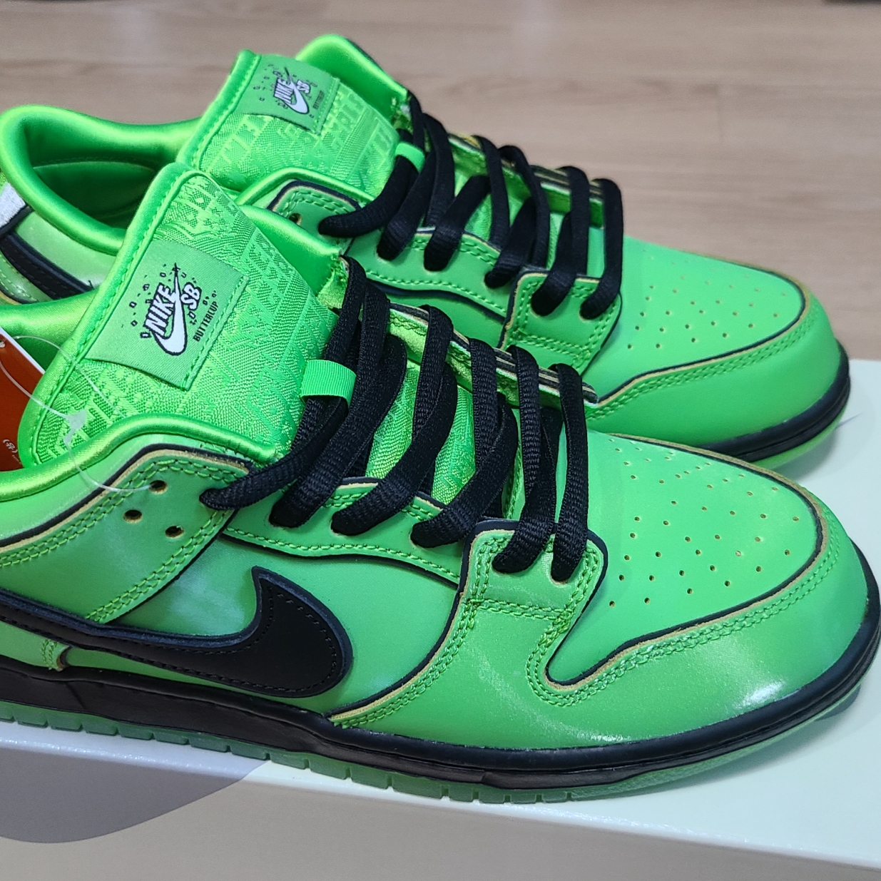 Nike x The Powerpuff Girls SB Dunk Low Pro QS Buttercup 착용 스타일