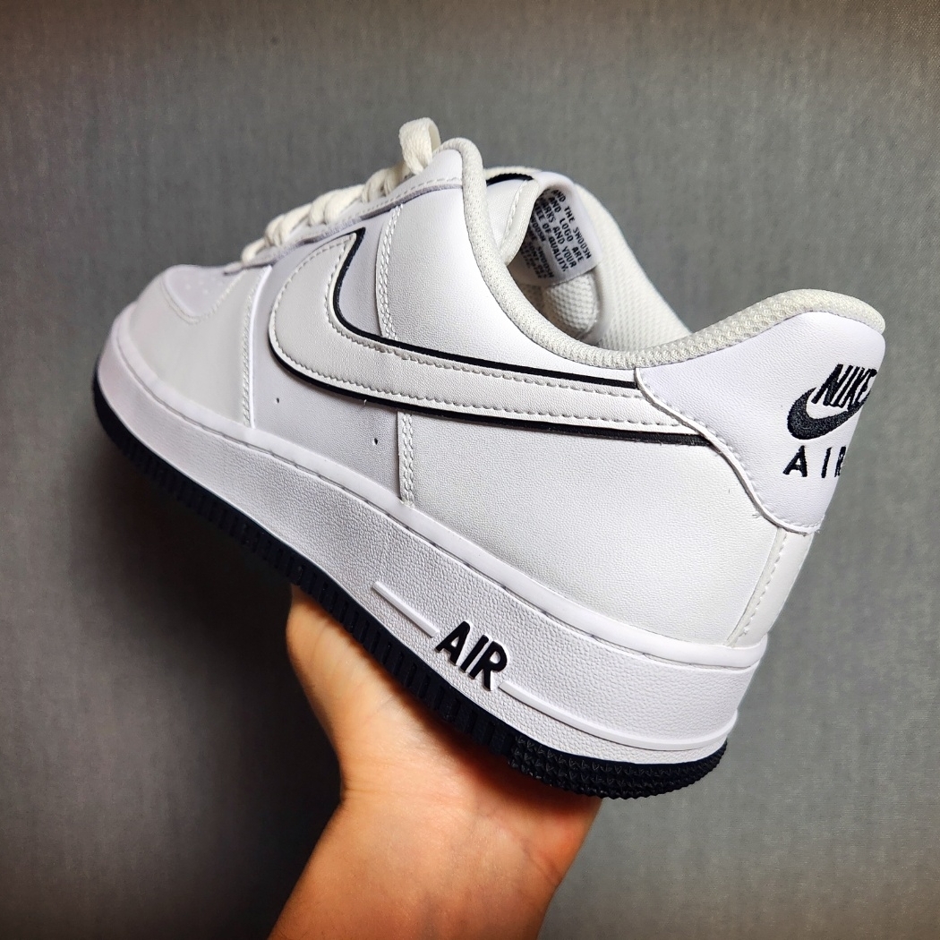 Nike Air Force 1 '07 White Black 착용 스타일 - 2