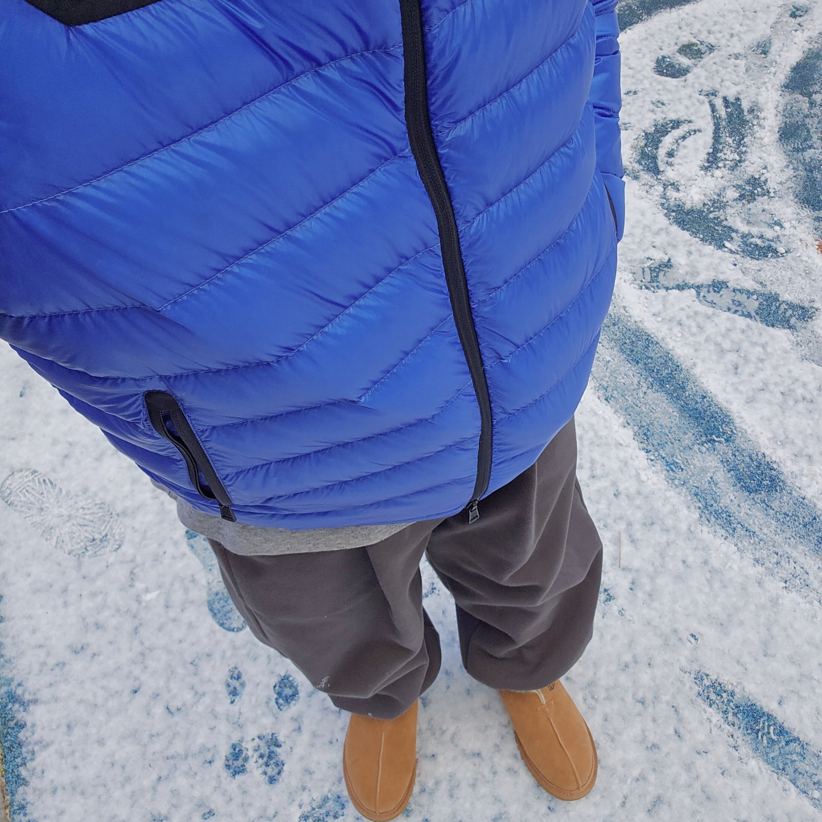 Moncler Silvere Short Down Jacket Royal Blue - 22SS, UGG Neuman Chestnut 착용 스타일