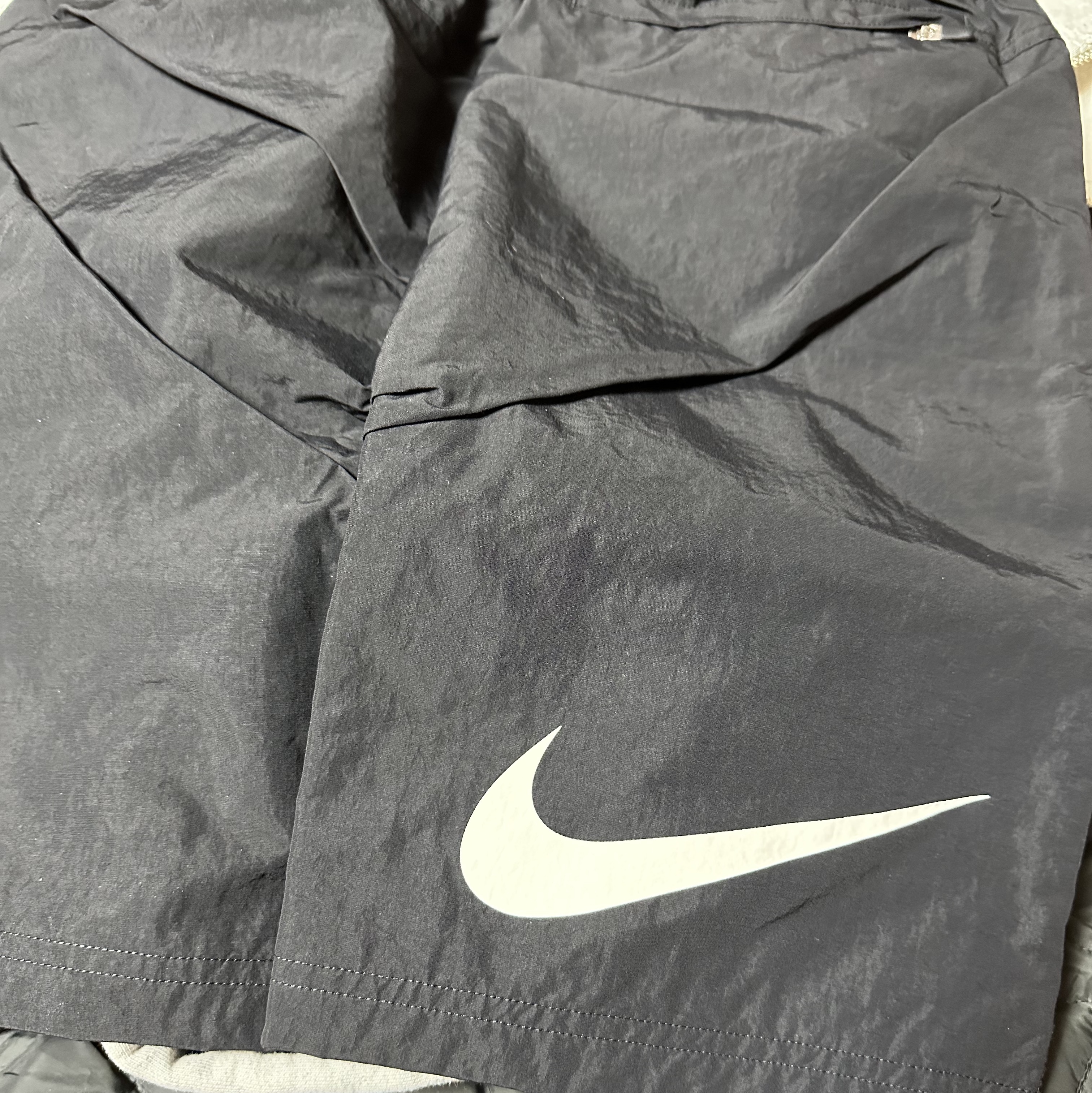 Nike x Stussy Shorts Black (FJ9167-010) 착용 스타일 - 2