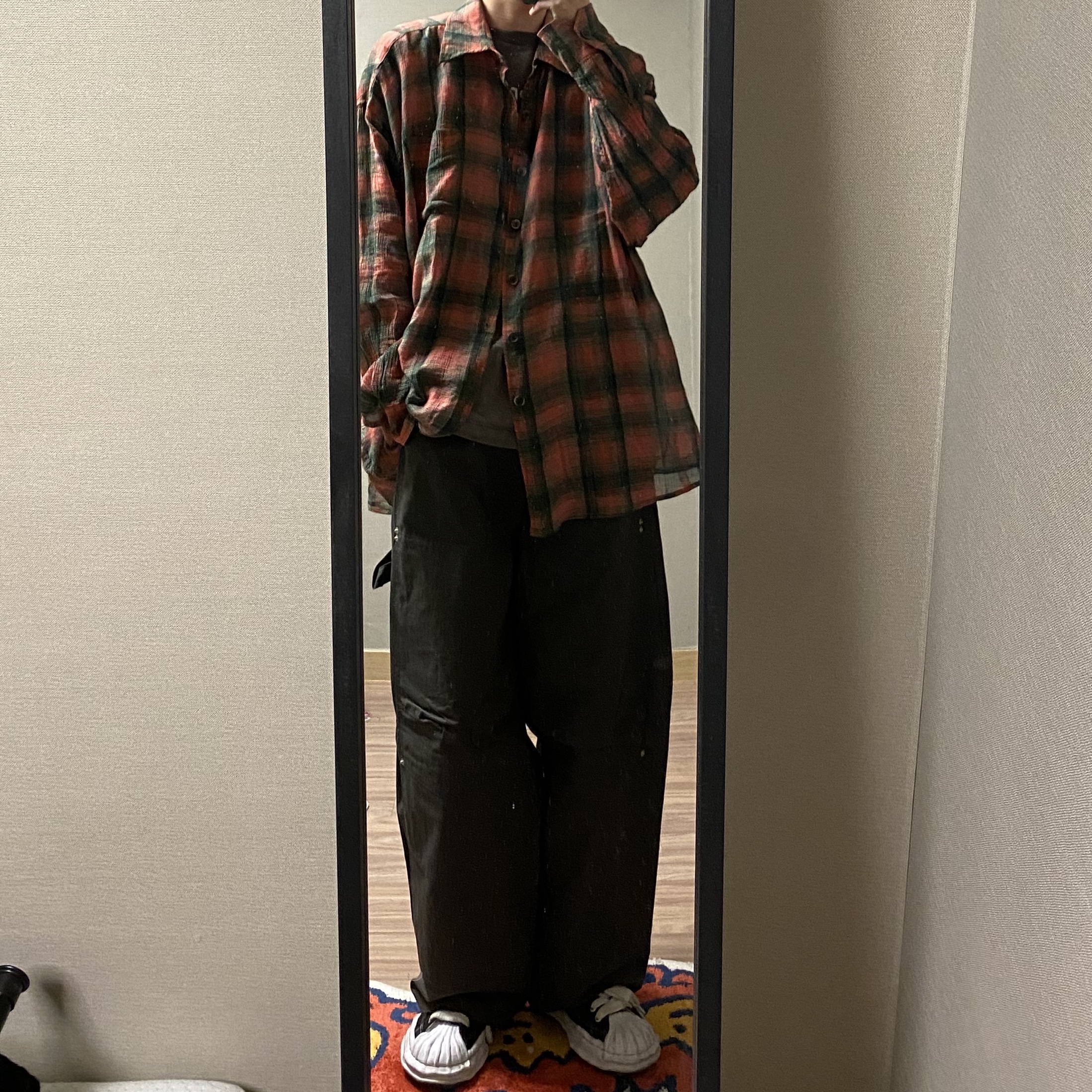 Our Legacy Borrowed Shirt Big Lumbercheck Print, Maison Mihara Yasuhiro Blakey OG Sole Canvas Low-top Sneakers Black 착용 스타일 - 1