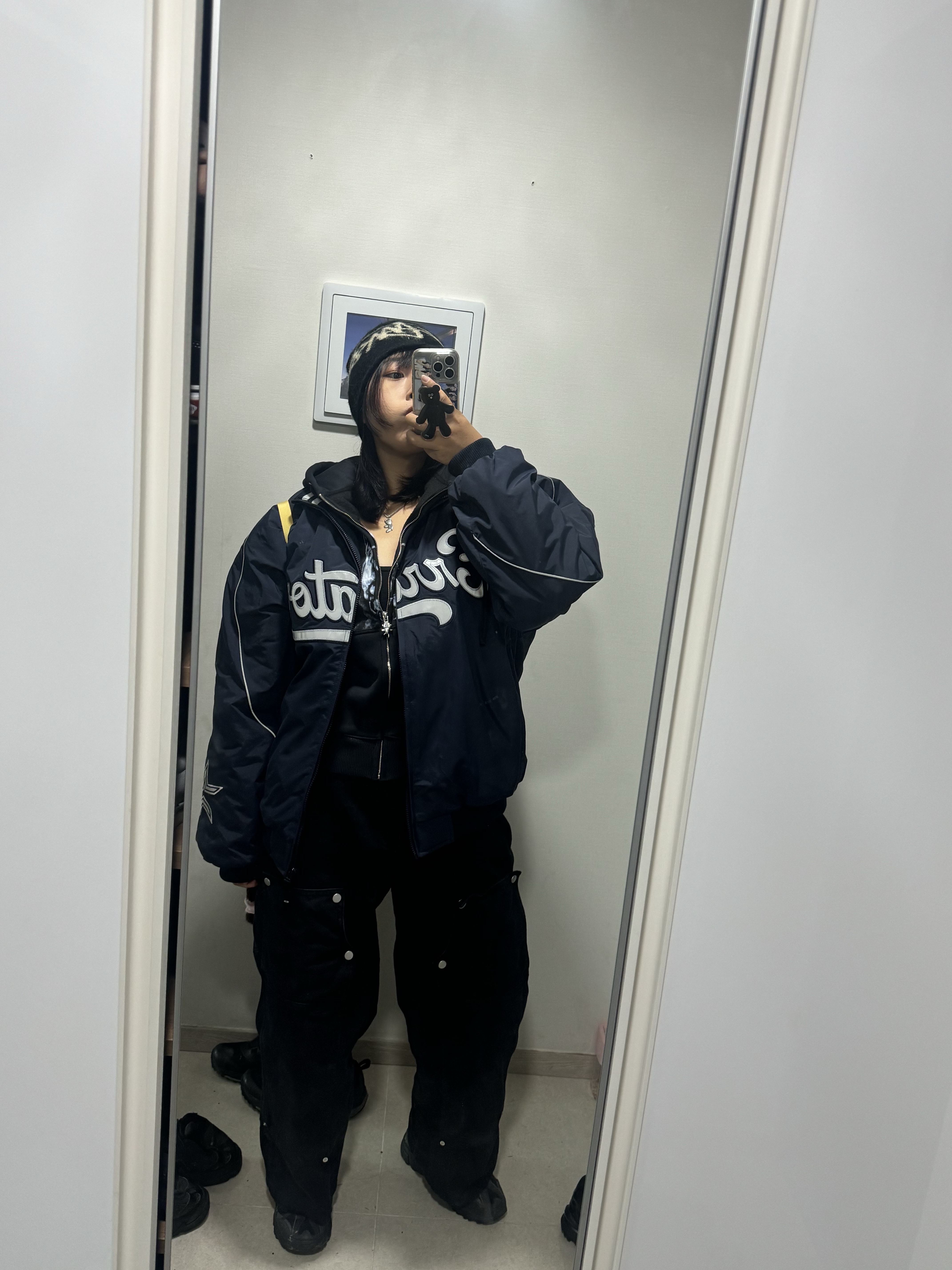 Stussy Brushed Out Stock Skullcap Beanie Black, Monamhee Bred Keyring with Pink Pants Brown 착용 스타일 - 1