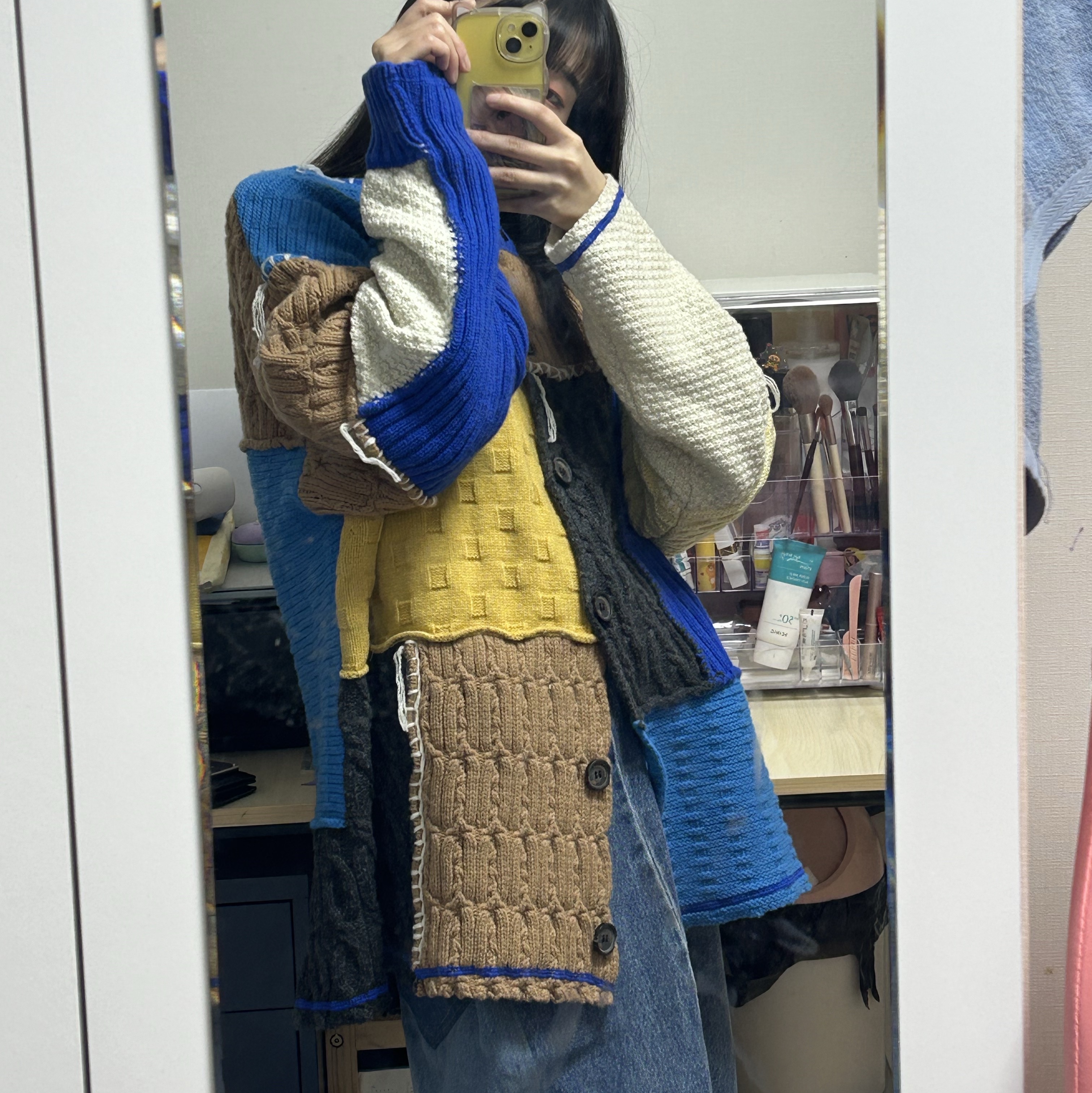 Zara x Ader Error Patchwork Oversize Knit Cardigan Multicolor, Zara x Ader Error Barrel Leg Jeans Blue 착용 스타일