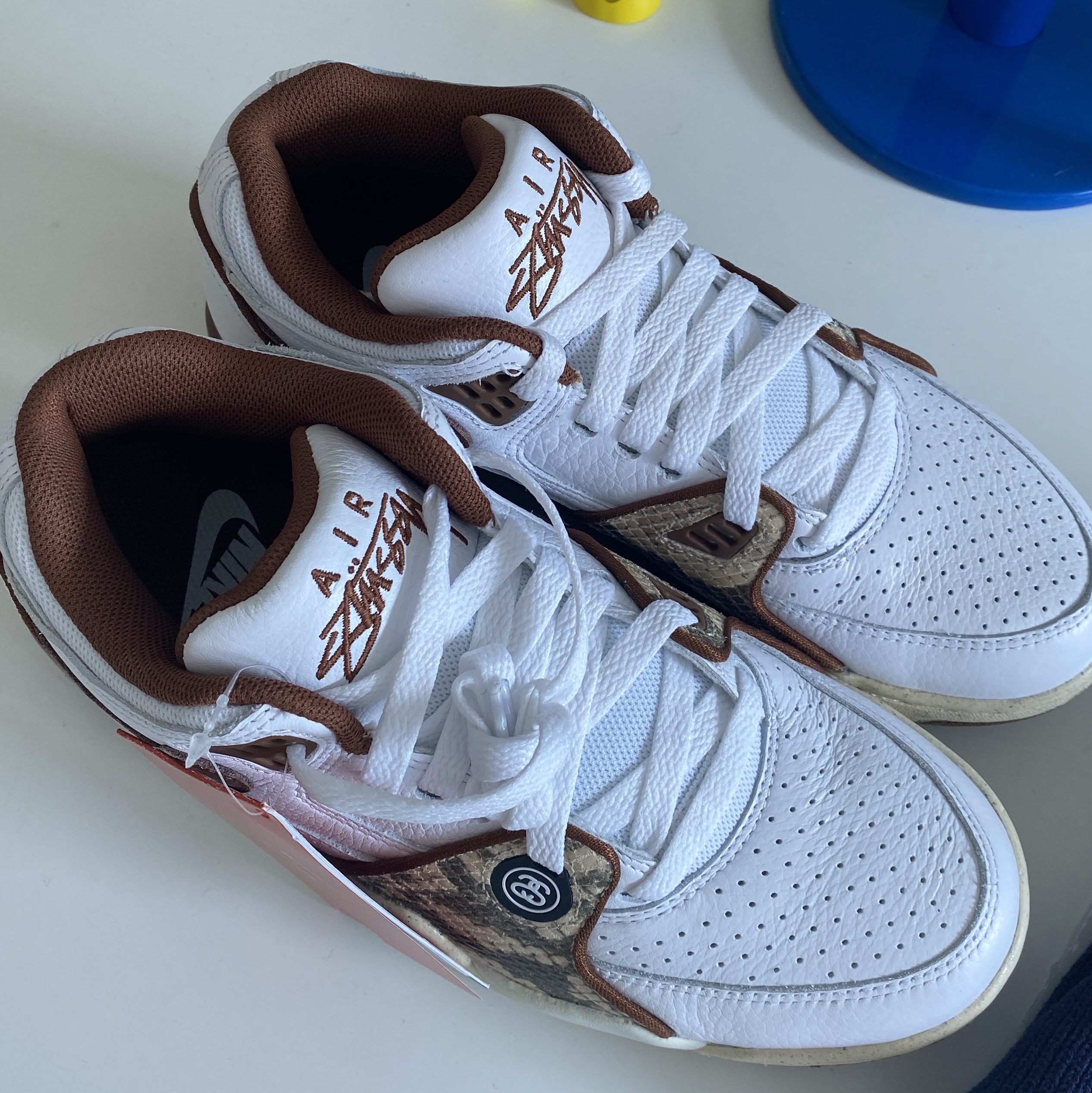Nike x Stussy Air Flight 89 Low White and Pecan 착용 스타일 - 1