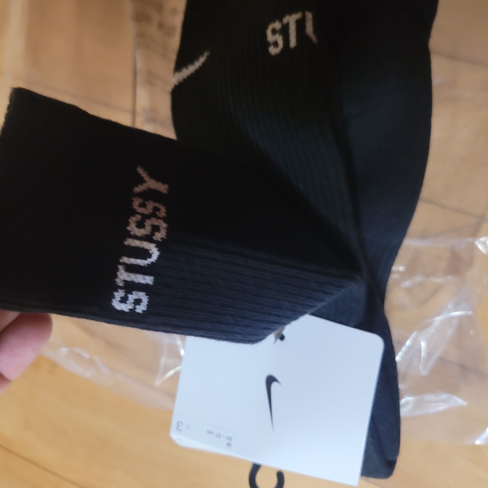 Nike x Stussy Everyday Plus Cushioned Crew Socks Black (3 Pack) 착용 스타일 - 2