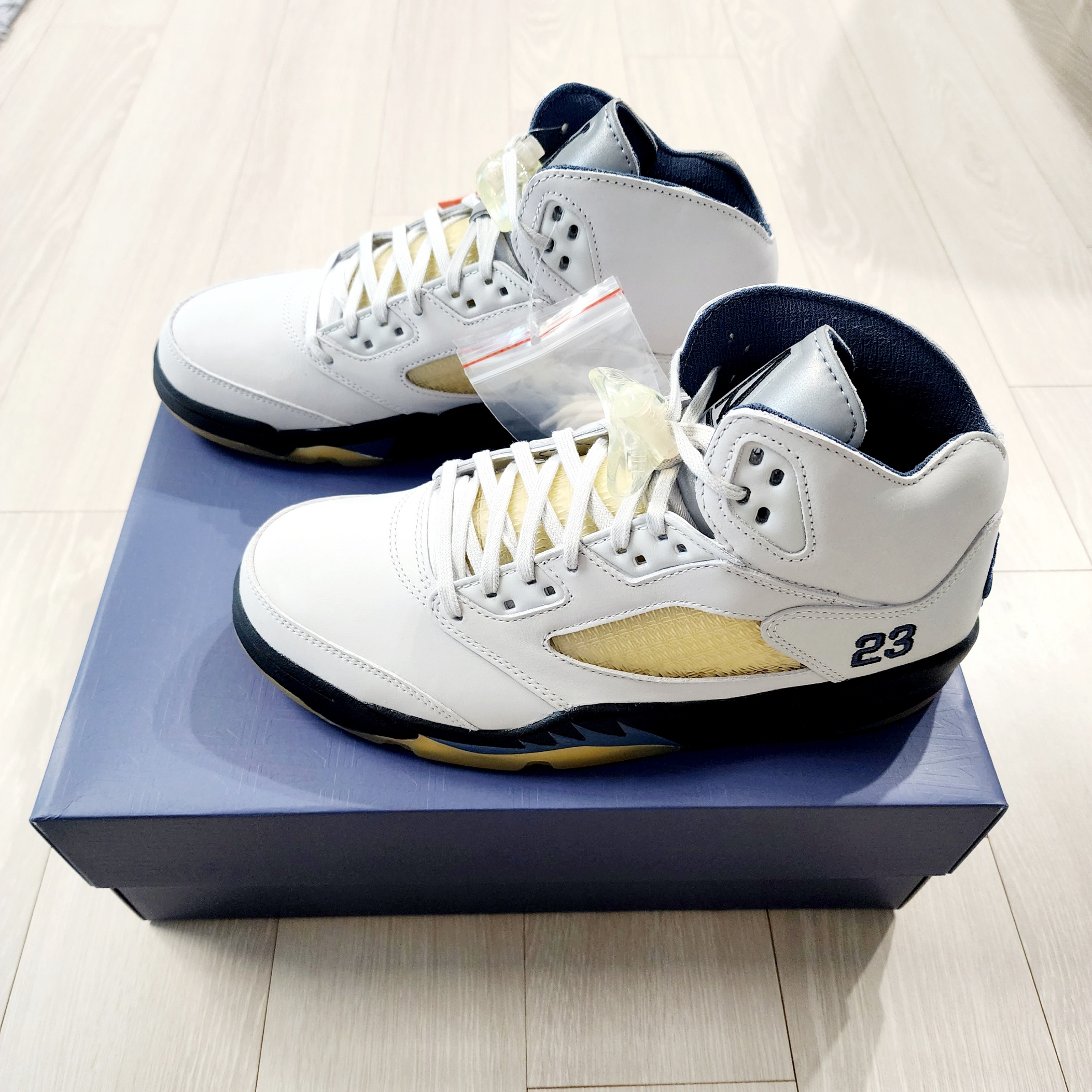 (W) Jordan 5 x A Ma Maniere Retro Dawn 착용 스타일 - 1