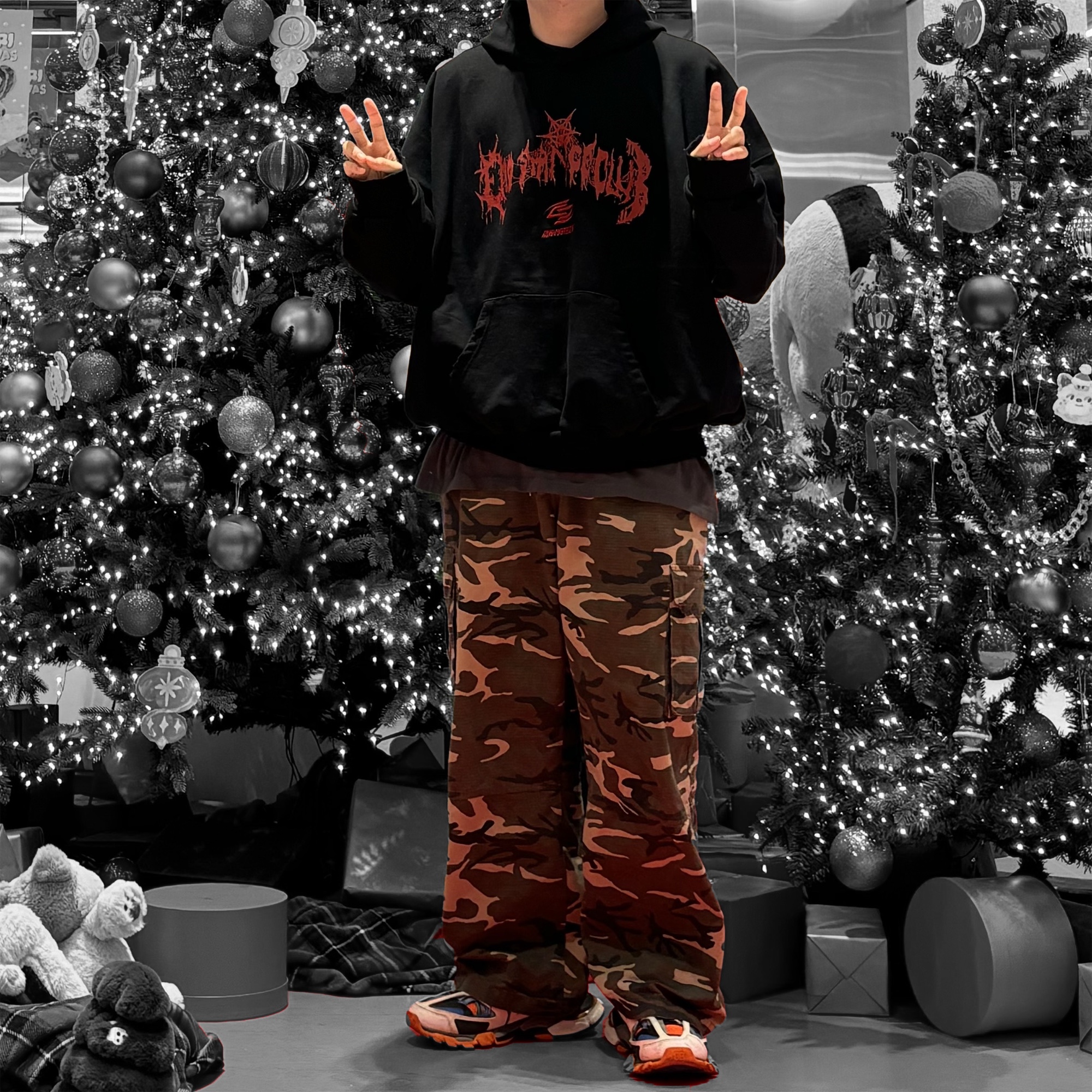 Undermycar x Emostanceclub Deremo Double Logo Oversized Hoodie Toreador - 23FW, Balenciaga Track Sneakers Orange Grey 착용 스타일 - 1