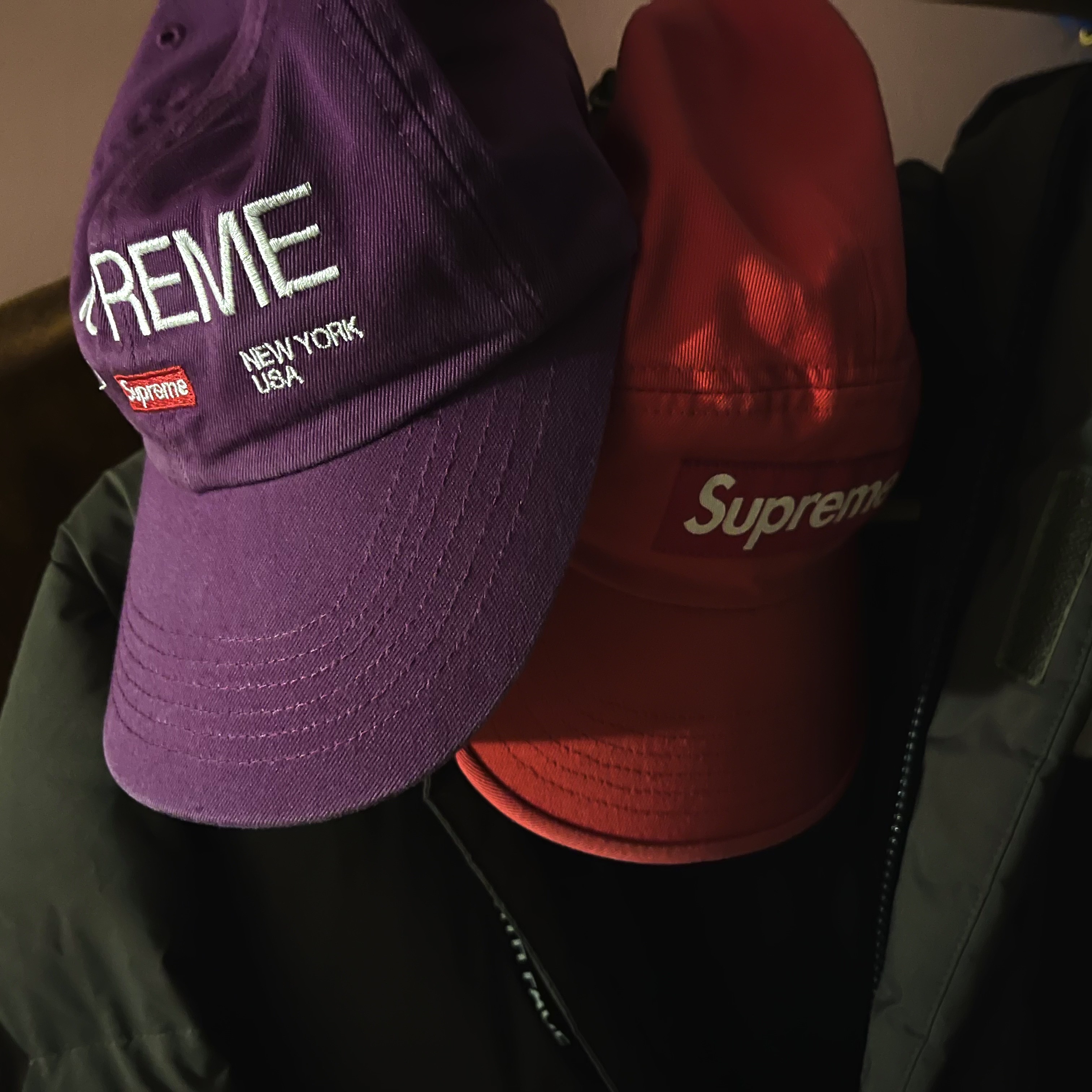 Supreme Est. 1994 6-Panel Purple - 21FW 착용 스타일