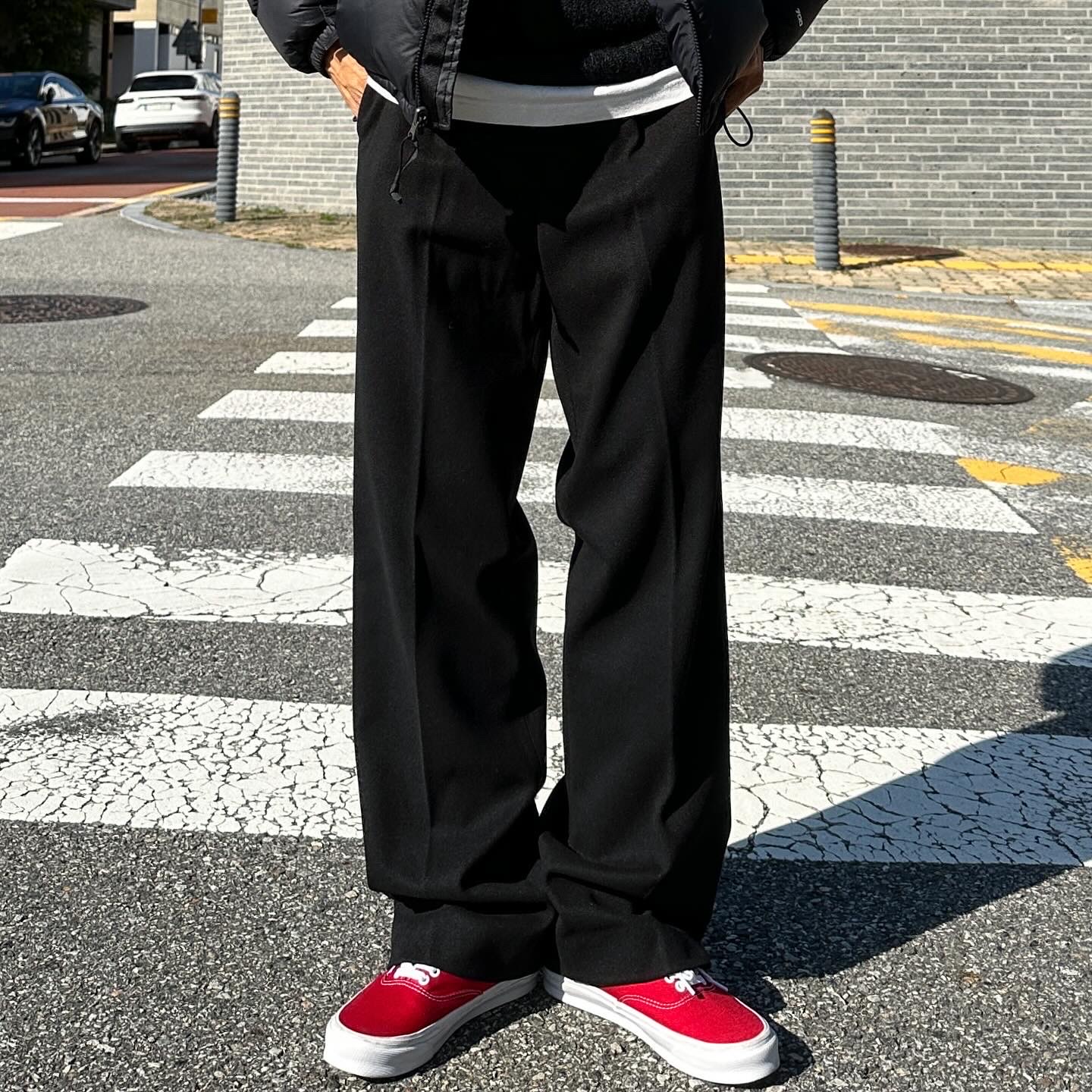 The North Face 1996 Retro Nuptse Down Jacket TNF Black, Vans Vault OG Authentic LX Red 착용 스타일 - 6