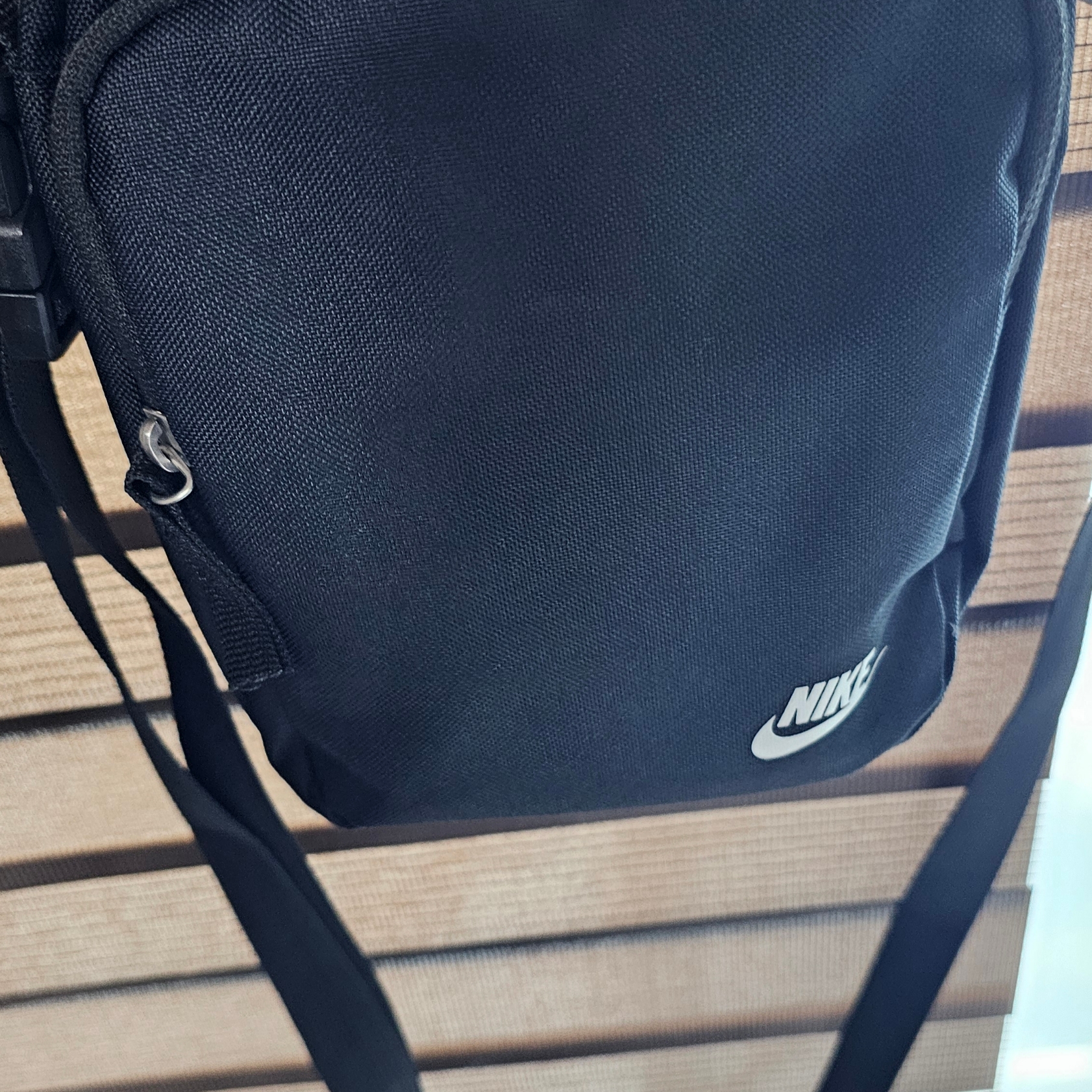 Nike Heritage Crossbody Bag 4L Black 착용 스타일