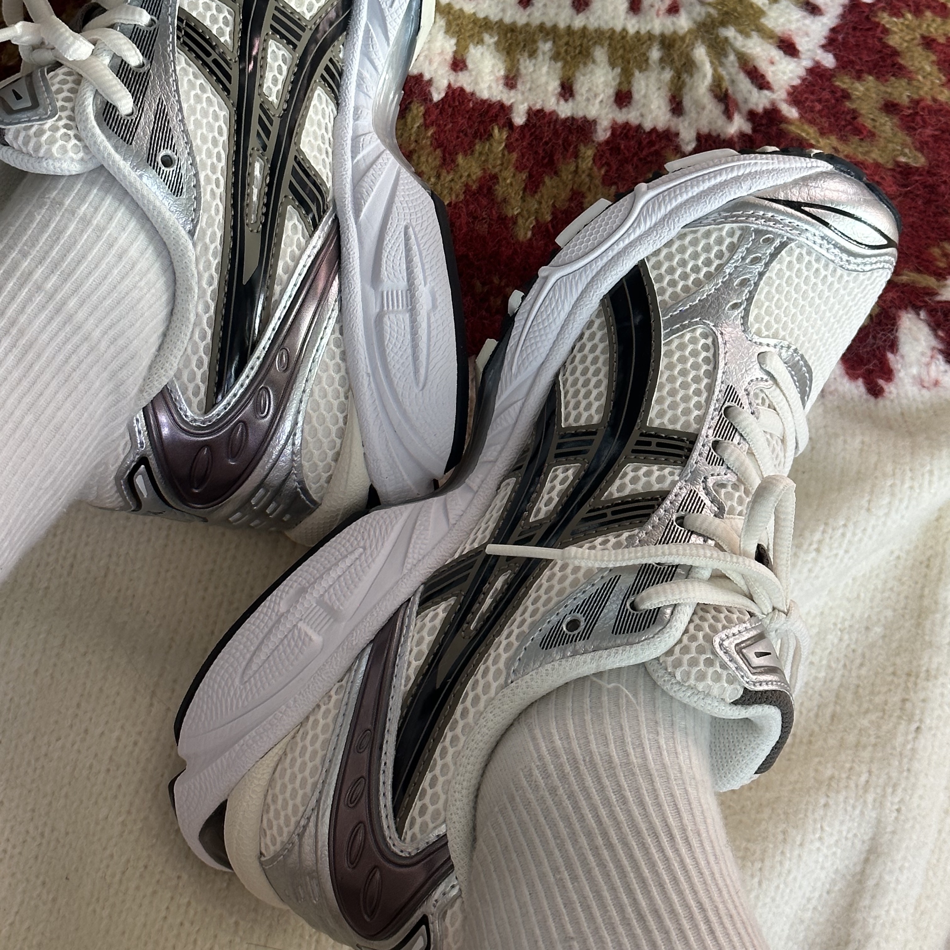 Asics Gel-Kayano 14 Cream Black 착용 스타일 - 4