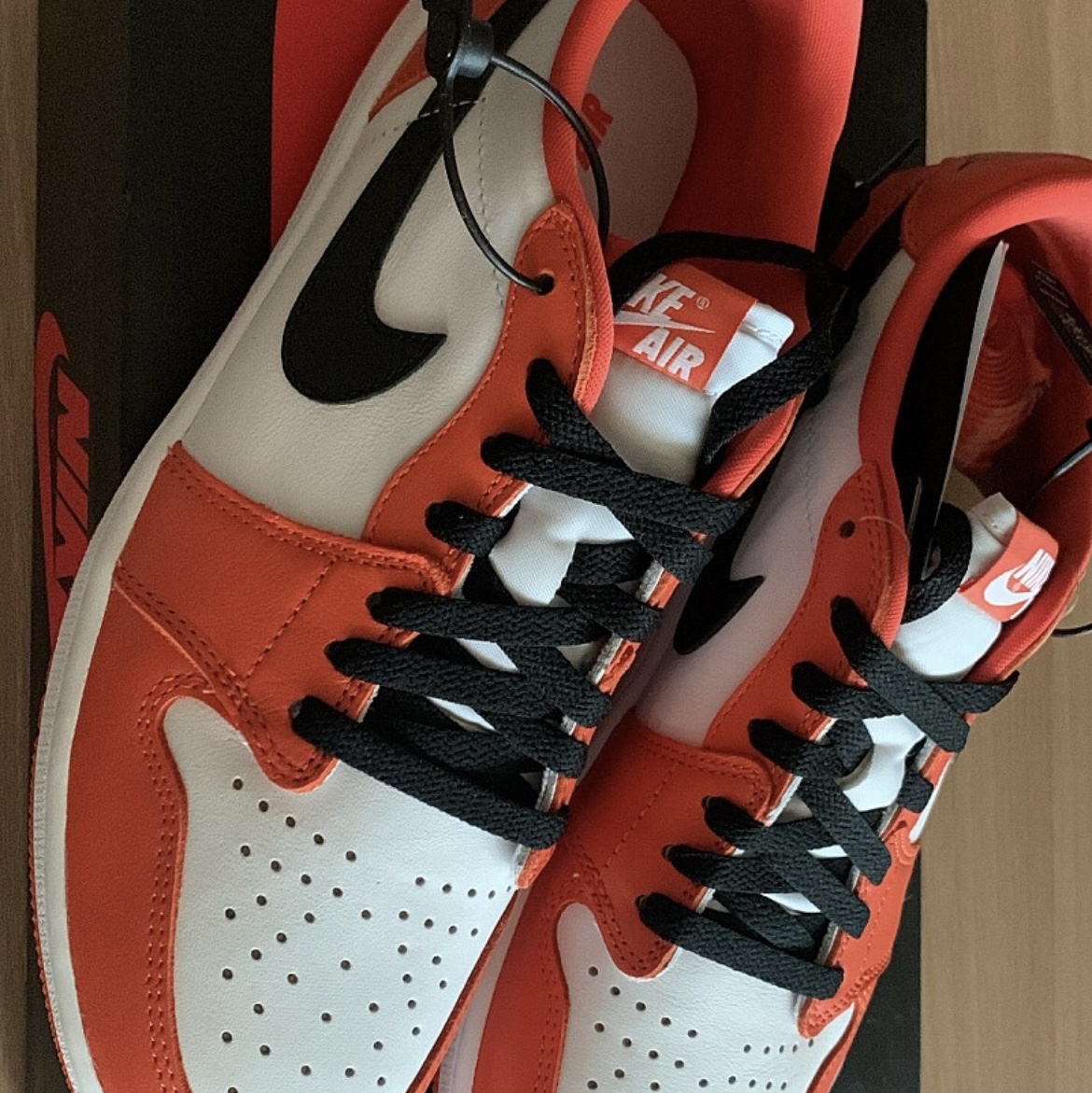 Jordan 1 Low OG Starfish 착용 스타일