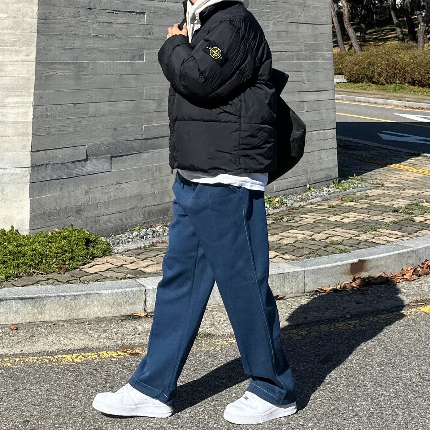 Stone Island 40623 Garment Dyed Crinkle Reps Recycled Nylon Down Jacket Black - 23FW, Nike x Supreme Air Force 1 Low White 착용 스타일 - 2