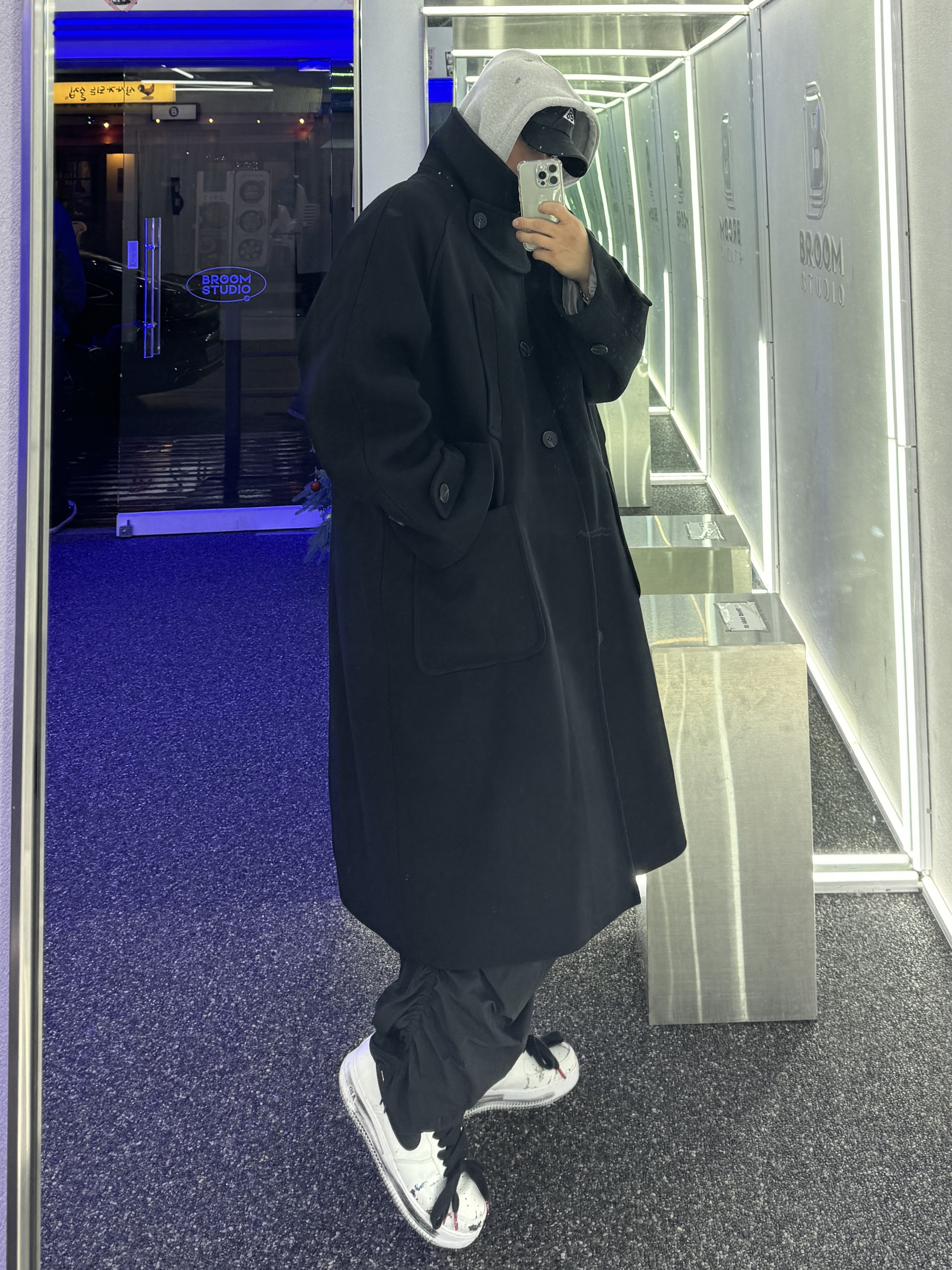 Nike x Peaceminusone Air Force 1 Low Para-Noise 2.0, Undermycar Legion.02 Balmacaan Oversized Wool Coat Black 착용 스타일