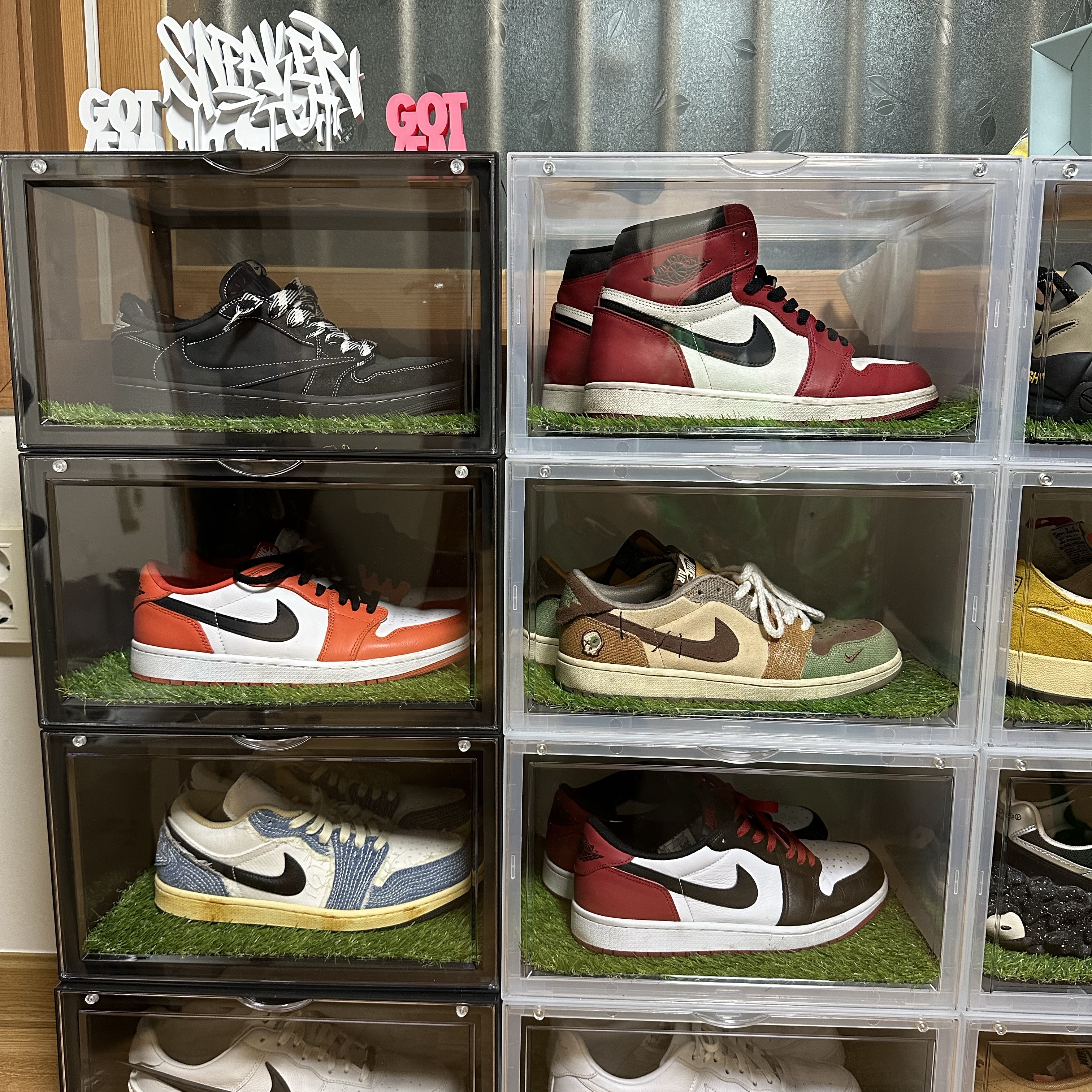 Jordan 1 x Travis Scott Retro Low OG SP Black Phantom, Jordan 1 Retro High OG Chicago 2022 착용 스타일
