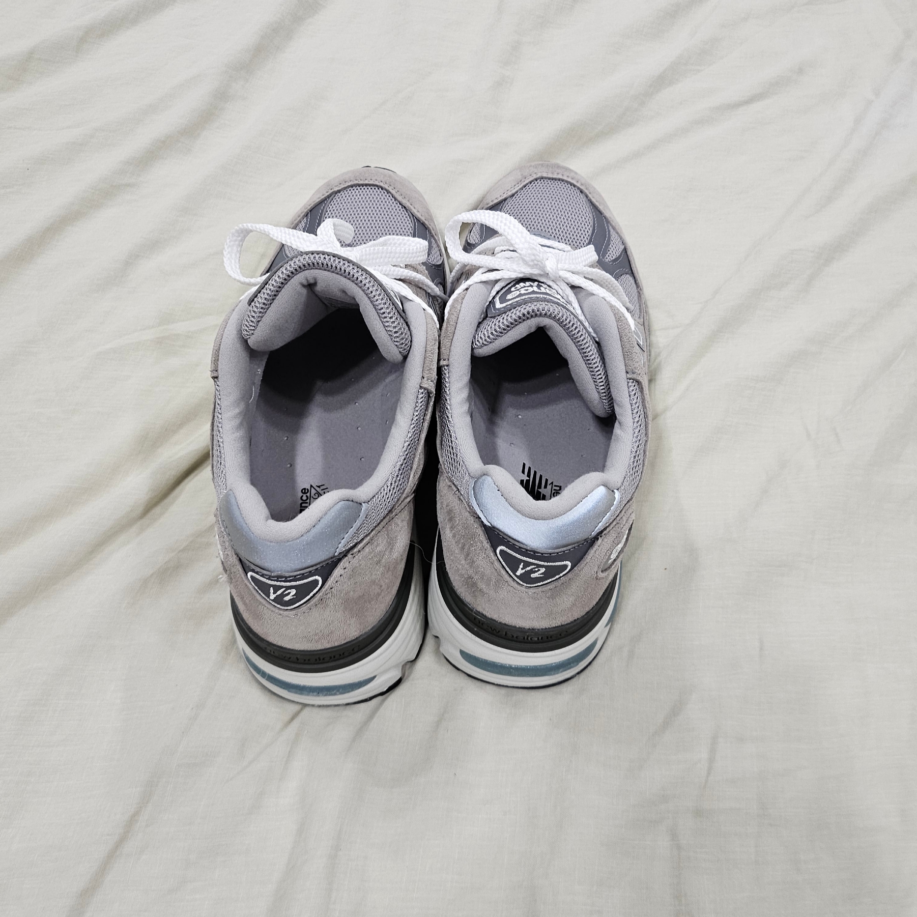 New Balance 991v2 Made in UK Rock Ridge Alloy Silver 착용 스타일 - 1