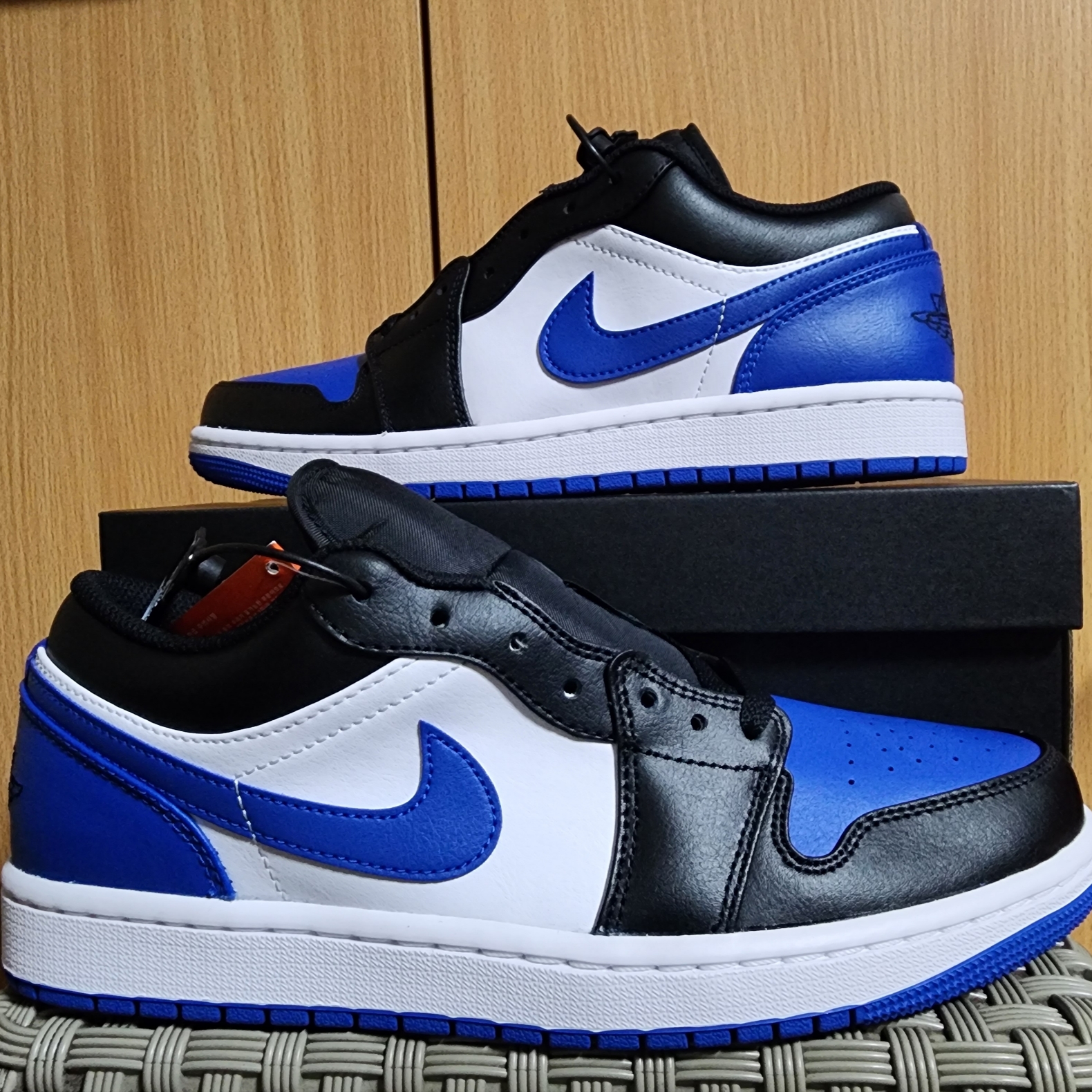 Jordan 1 Low Alternate Royal Toe 착용 스타일 - 2
