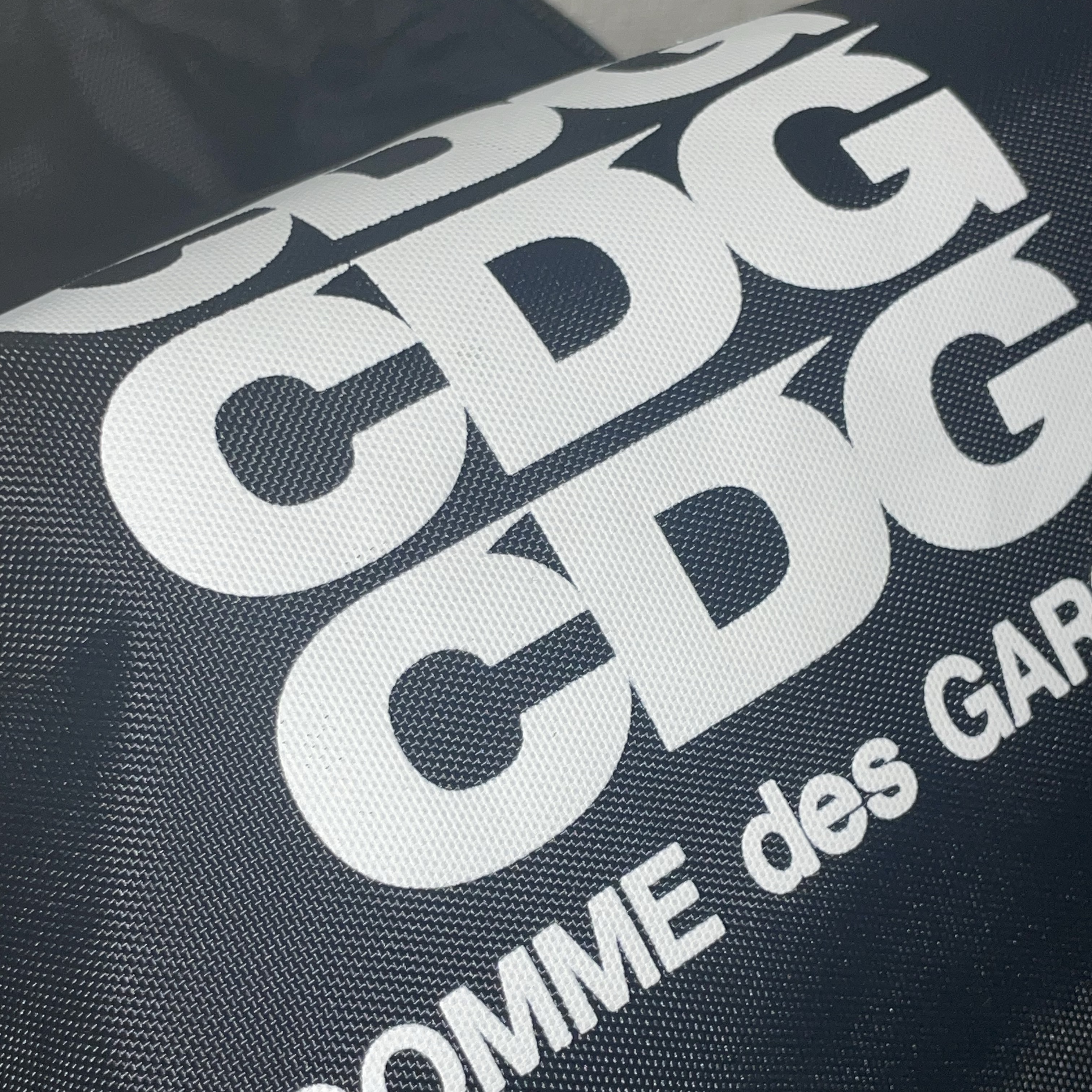 CDG Backpack Black 착용 스타일