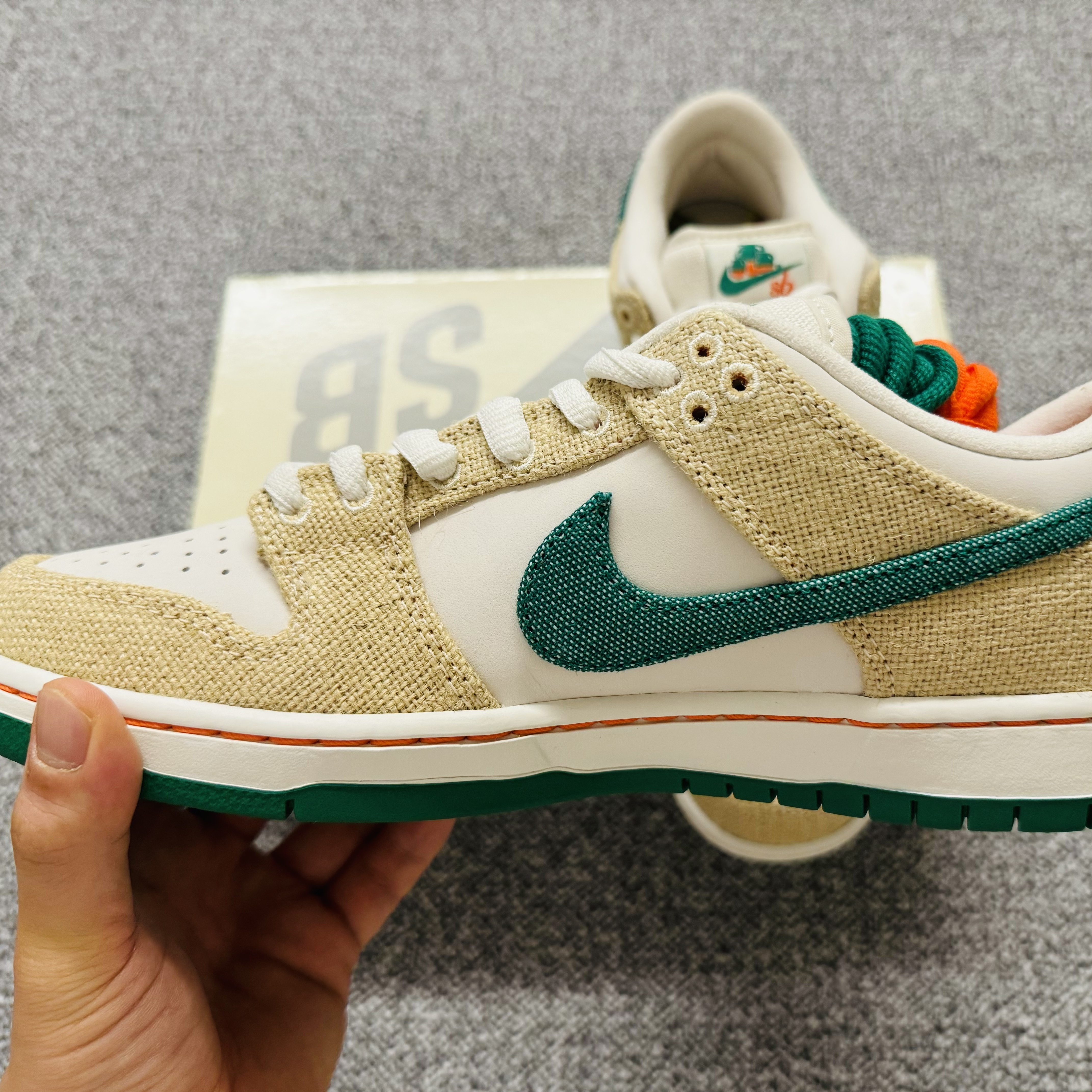 Nike x Jarritos SB Dunk Low Phantom and Malachite 착용 스타일 - 2