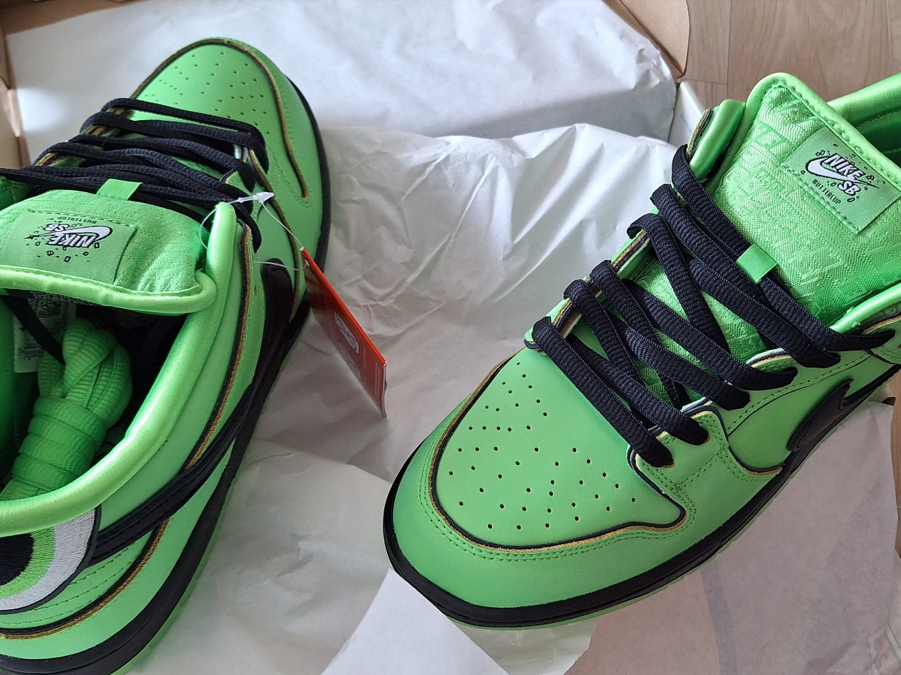 Nike x The Powerpuff Girls SB Dunk Low Pro QS Buttercup 착용 스타일 - 2