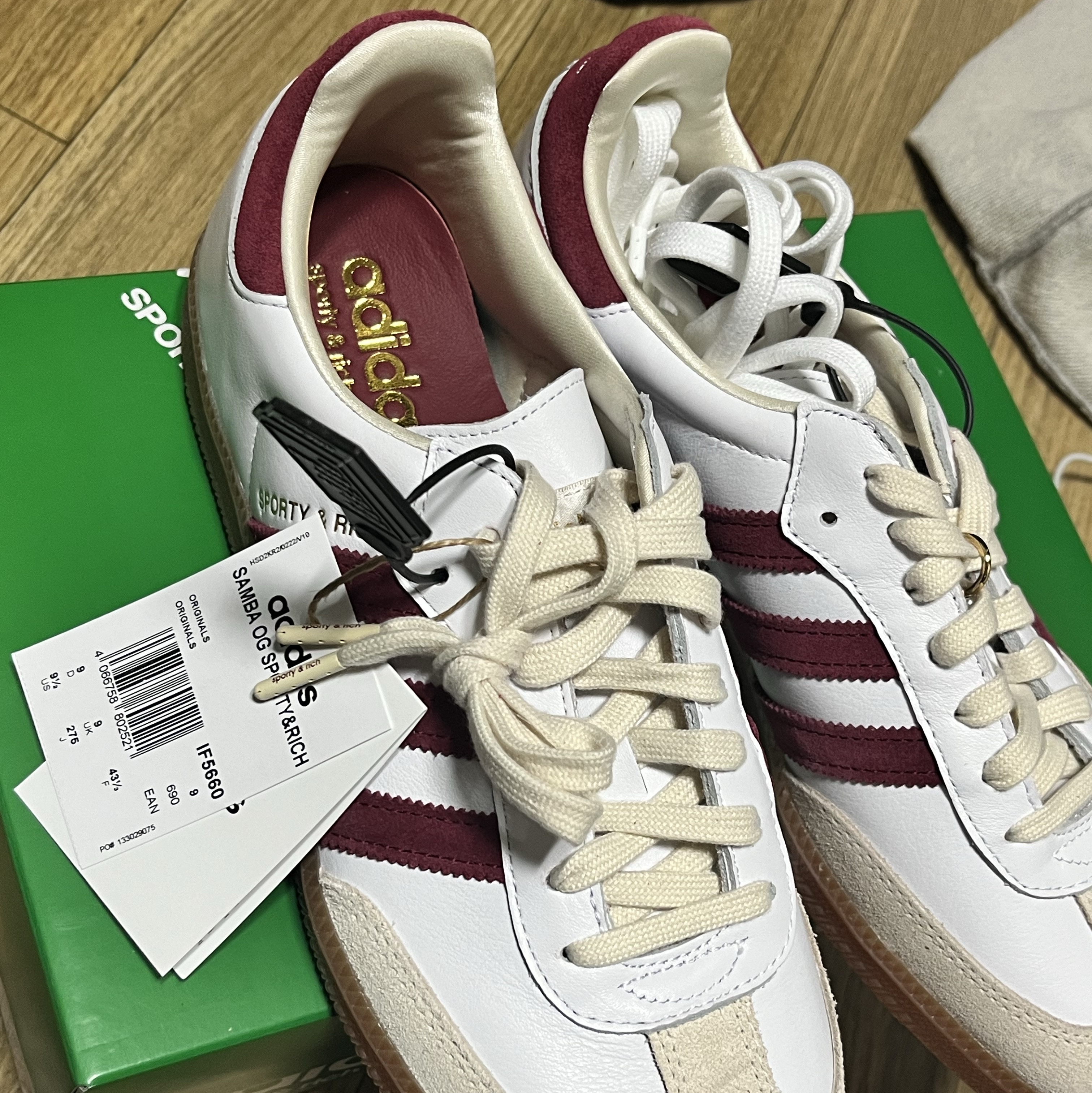 Adidas x Sporty & Rich Samba OG Cloud White Collegiate Burgundy 착용 스타일