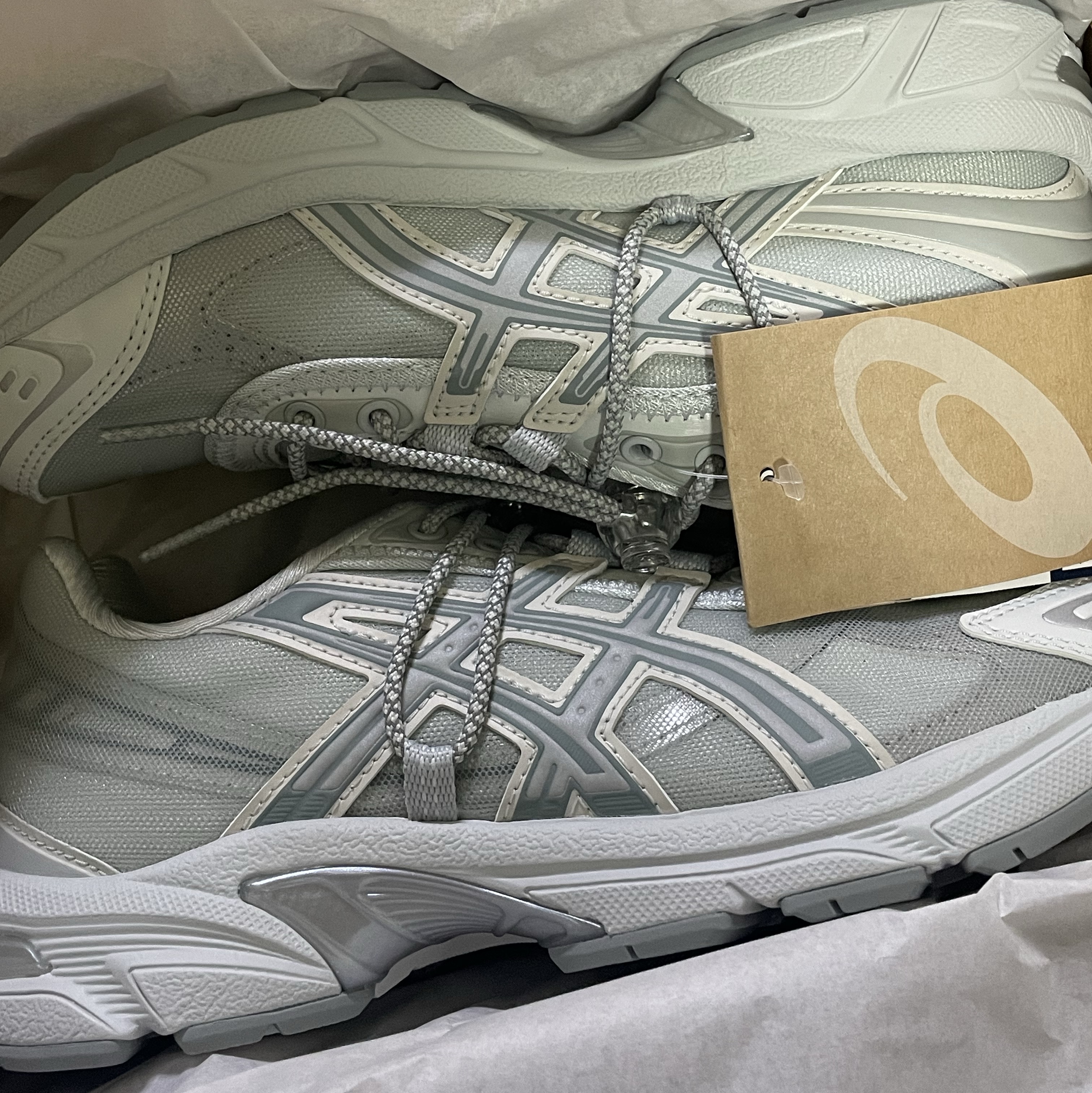 Asics x Atmos x Ojos Gel-1130 RE Glacier Grey Pure Silver 착용 스타일 - 1