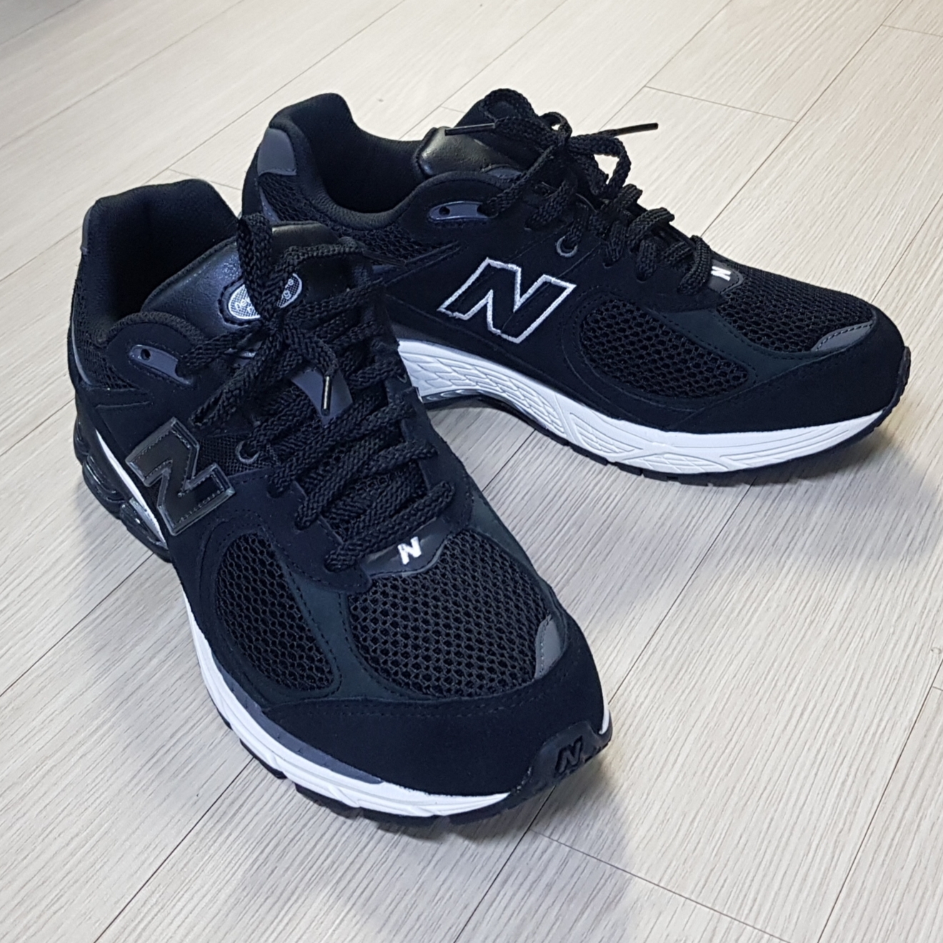 New Balance 2002R Black - JD Sports Exclusive 착용 스타일 - 3