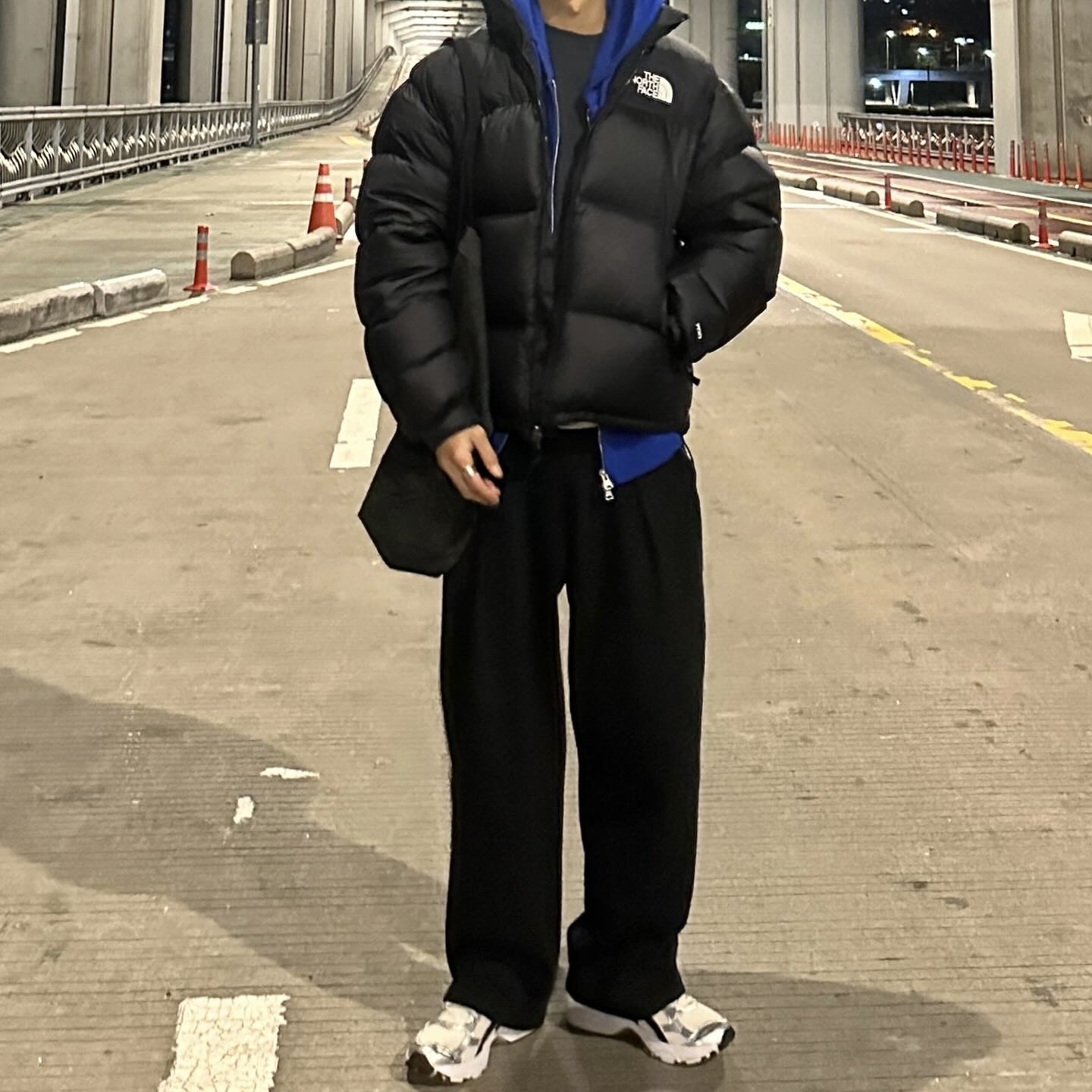The North Face 1996 Retro Nuptse Down Jacket TNF Black, Asics Gel-Kayano 14 Cream Black 착용 스타일 - 1