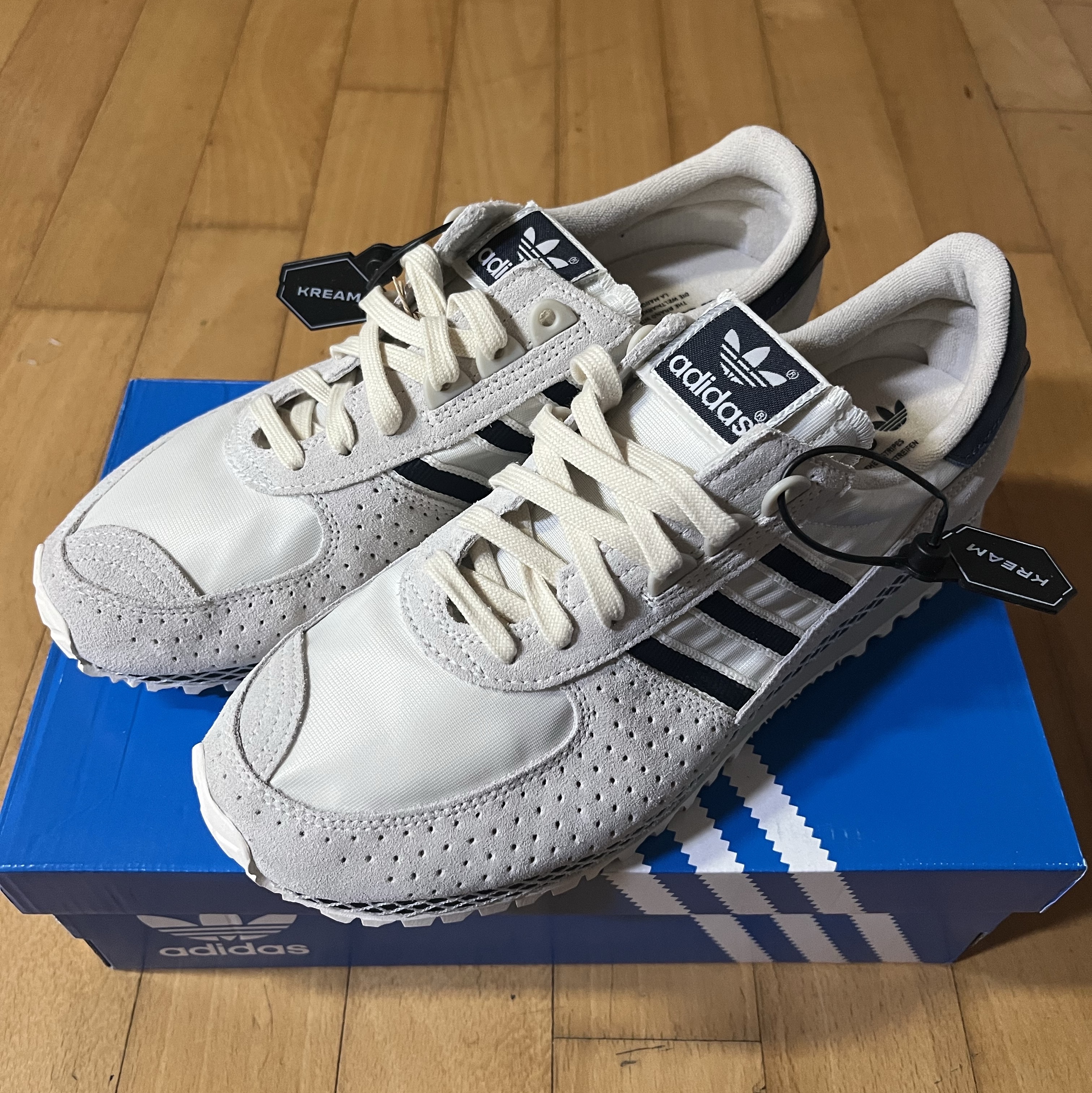Adidas City Marathon PT Beige Navy 착용 스타일
