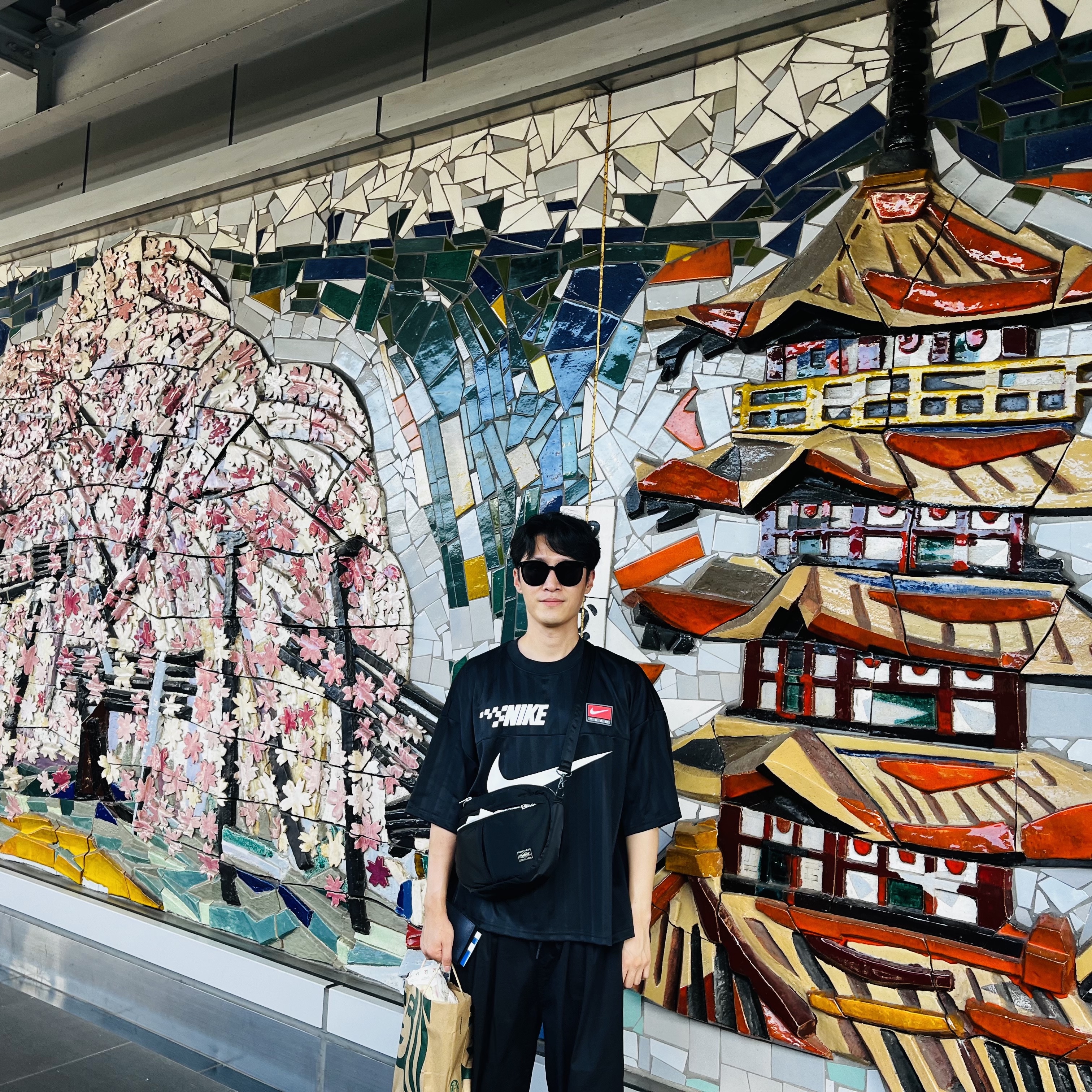 Nike NSW Trends Short Sleeve Top Sail Fur - Asia, Porter Tanker Shoulder Bag Black 착용 스타일 - 1