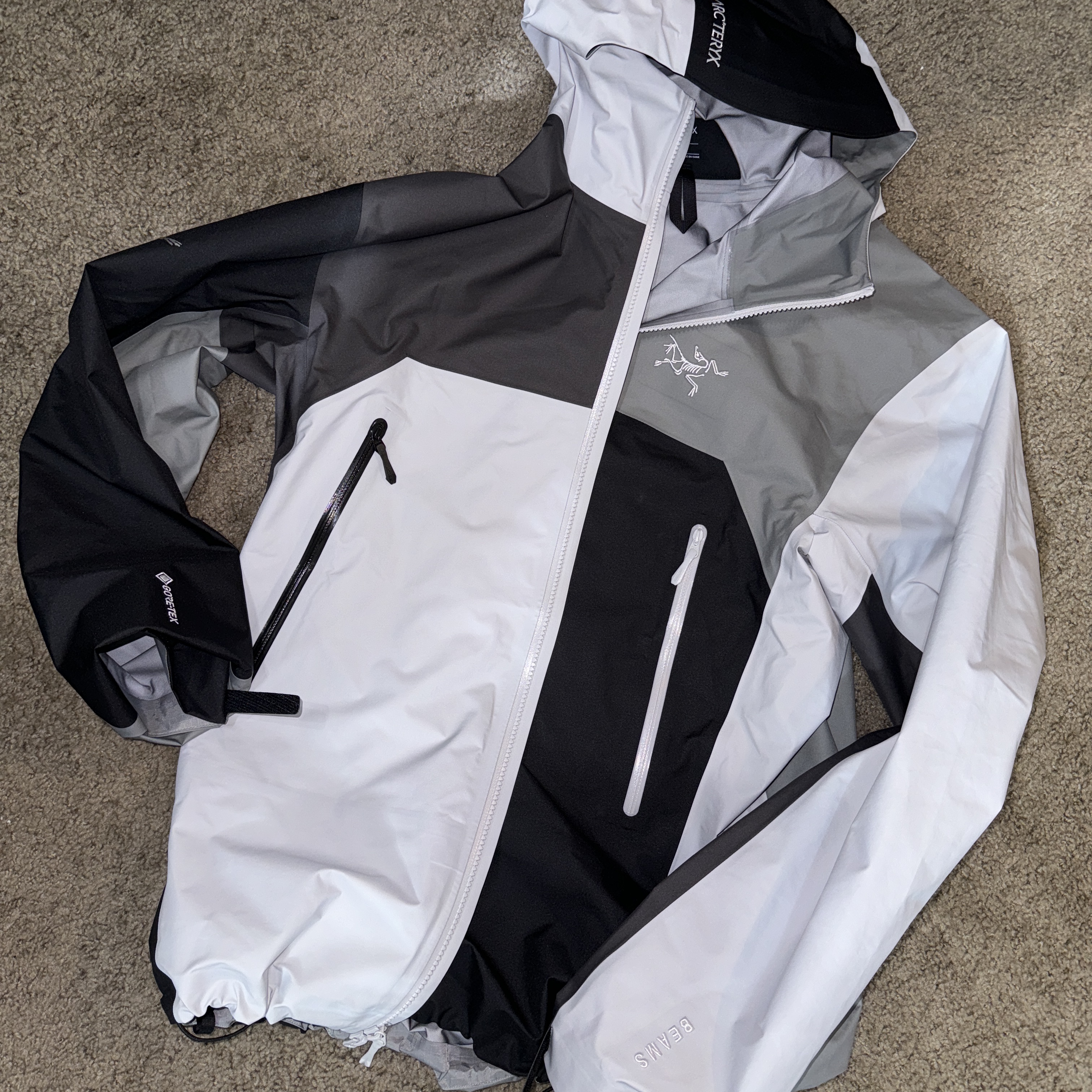 Arc'teryx x Beams Beta Jacket Tranquil, Sansan Gear Zipper Pants Gray - 22SS 착용 스타일 - 2
