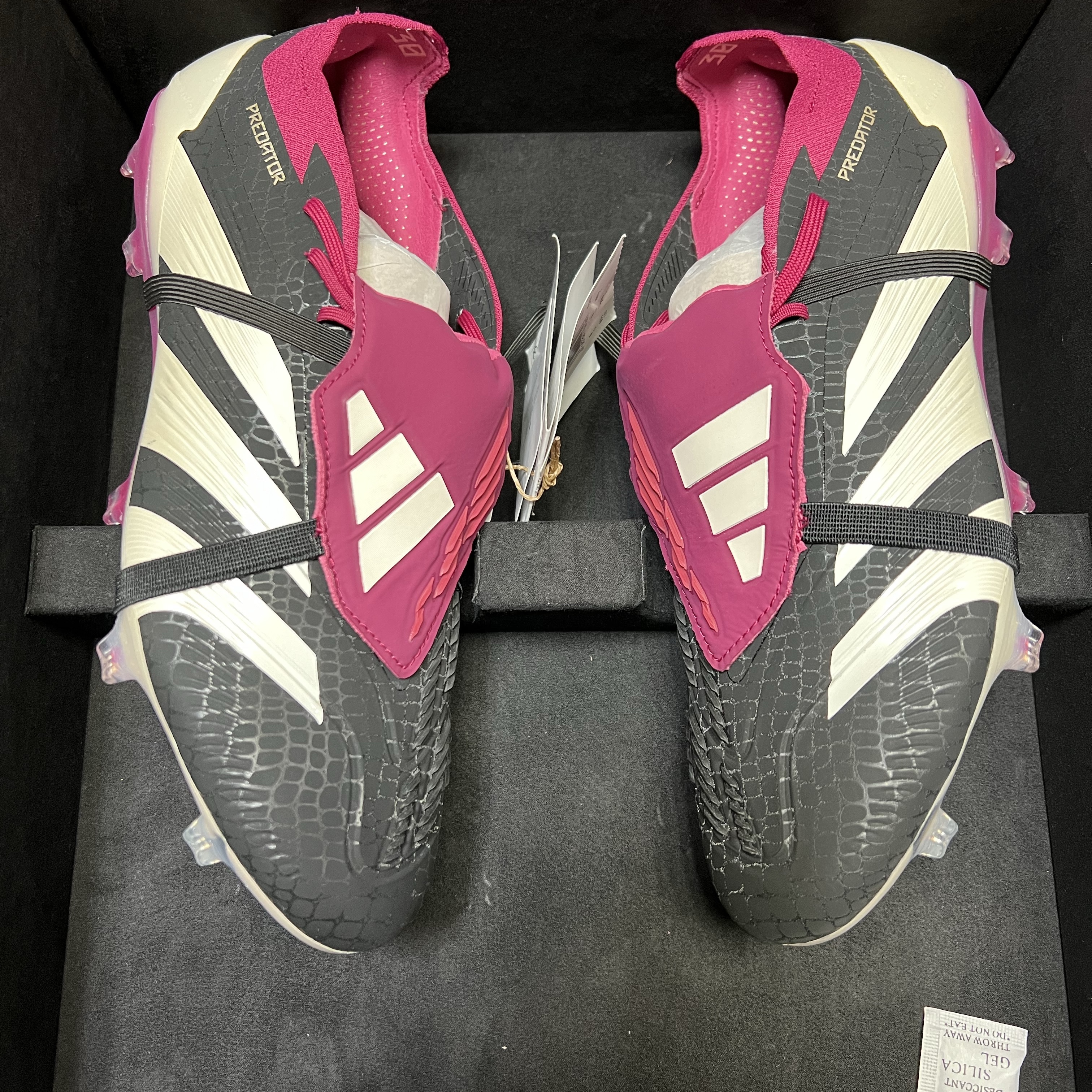Adidas Predetor 30th Anniversary Limited Edition FG Core Black 착용 스타일