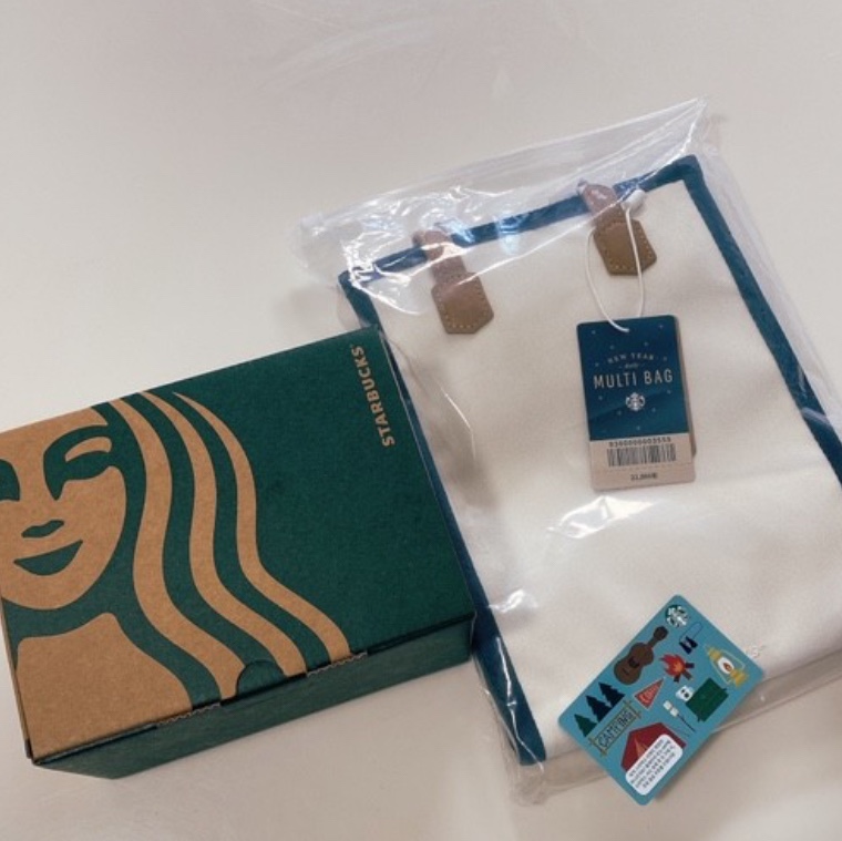 Starbucks 22 New Year Daily Multi Bag Ivory 착용 스타일