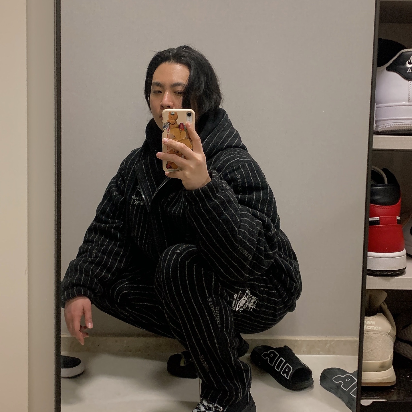 Nike x Stussy NRG Striped Wool Jacket Black (DR4023-010), Nike x Stussy NRG Striped Wool Pants Black (DR4021-010) 착용 스타일