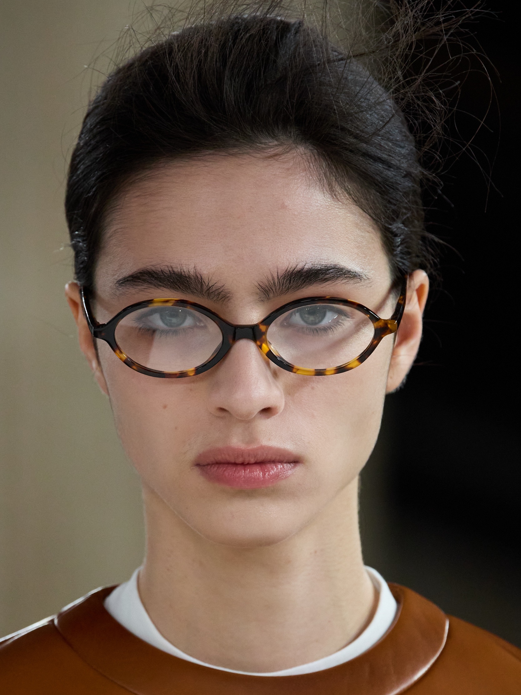 (W) Miu Miu Regard Sunglasses Blue Lenses Honey Tortoiseshell Acetate Standard fit 착용 스타일 - 5