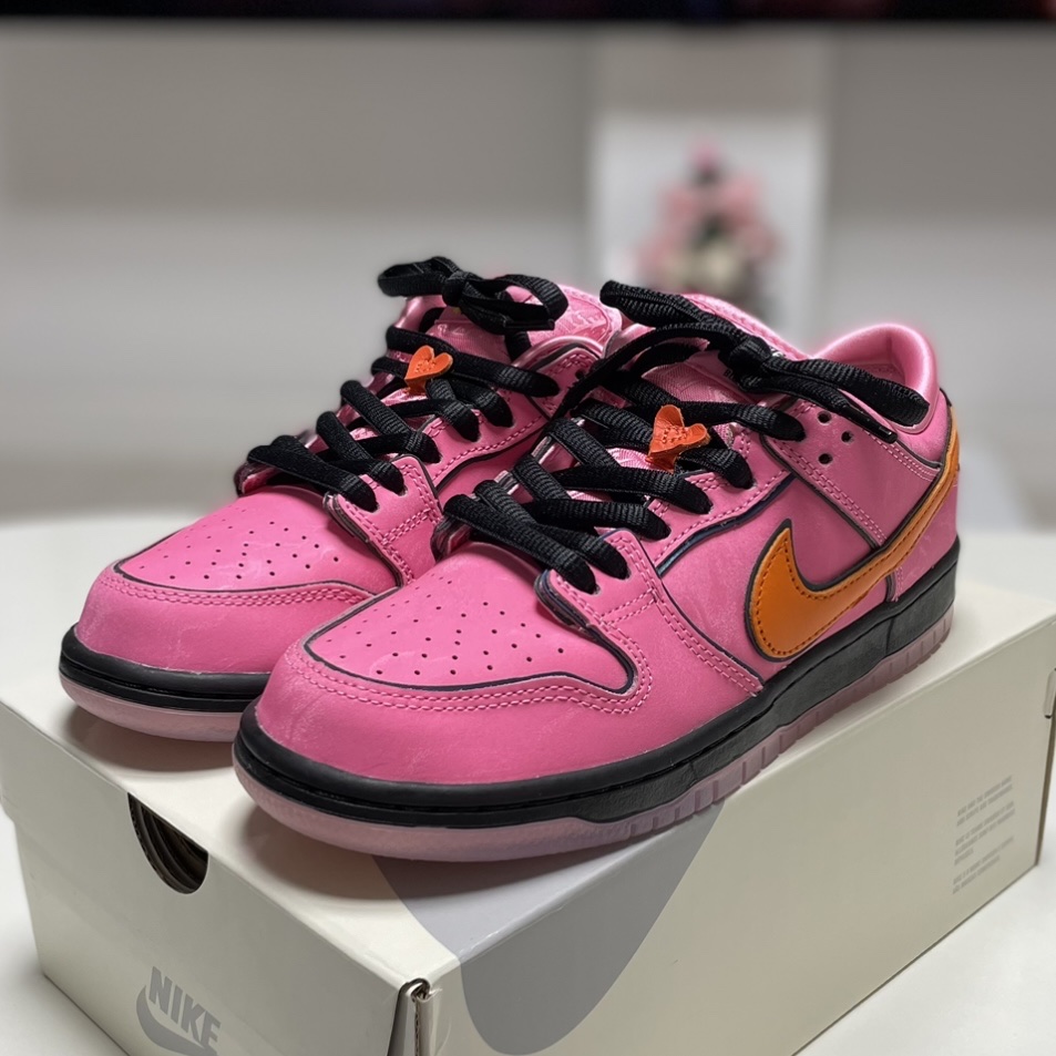 Nike x The Powerpuff Girls SB Dunk Low Pro QS Blossom 착용 스타일 - 1