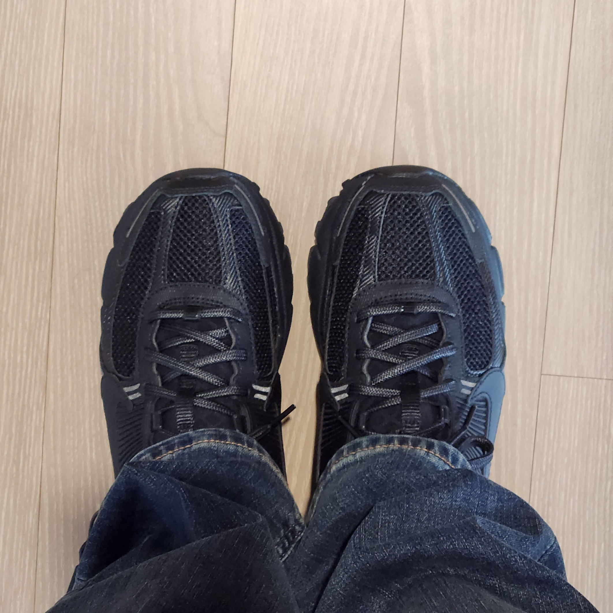 Nike Zoom Vomero 5 SP Black 착용 스타일 - 4