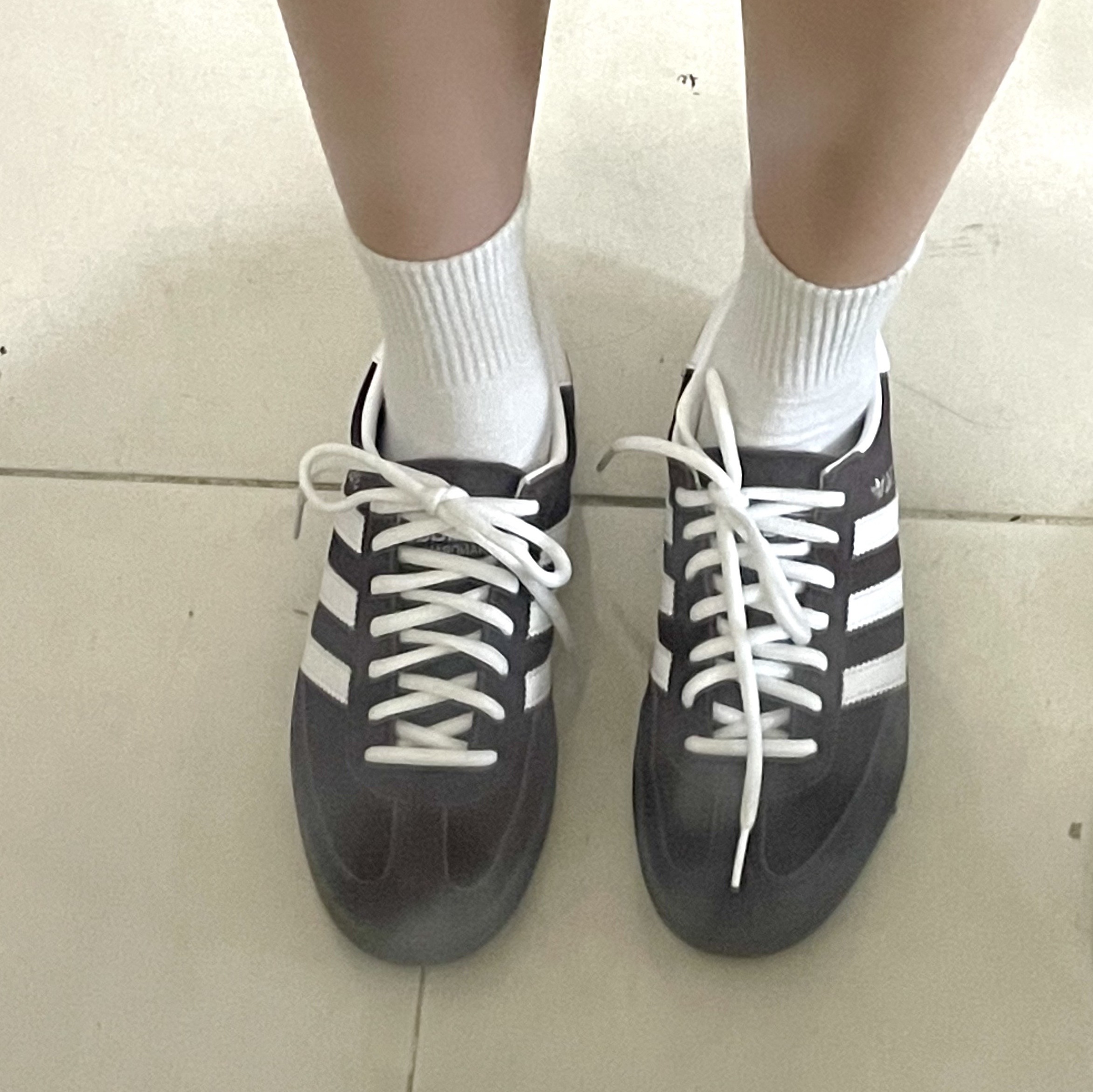 Adidas Spezial Handball Shadow Brown White 착용 스타일 - 3