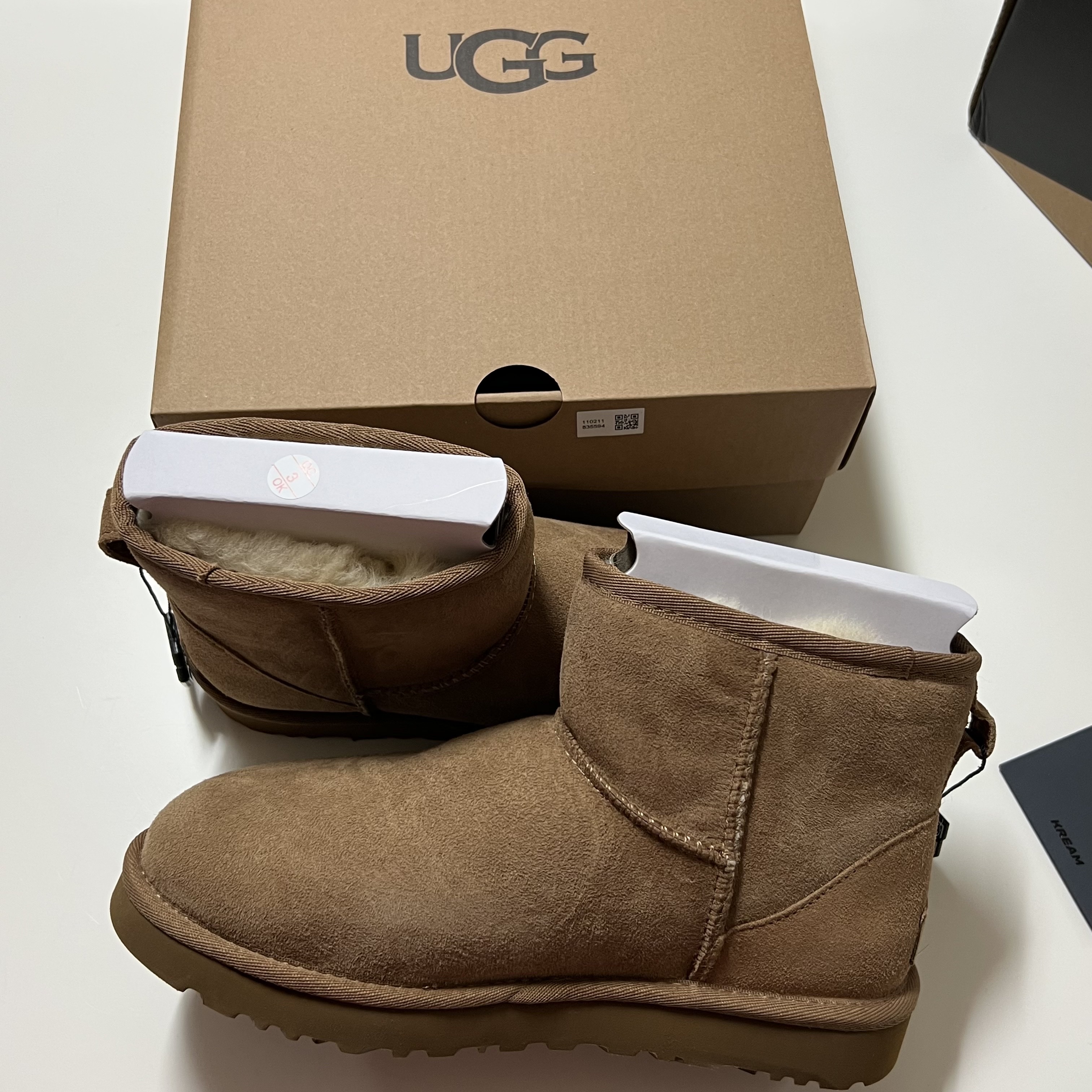 (W) UGG Classic Mini II Boots Chestnut 착용 스타일 - 2