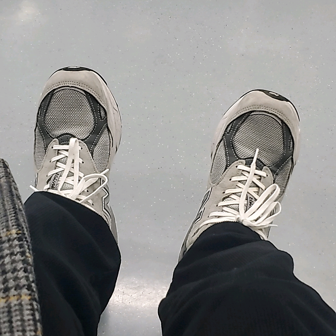 New Balance 990v3 Made in USA Grey - D Standard 착용 스타일