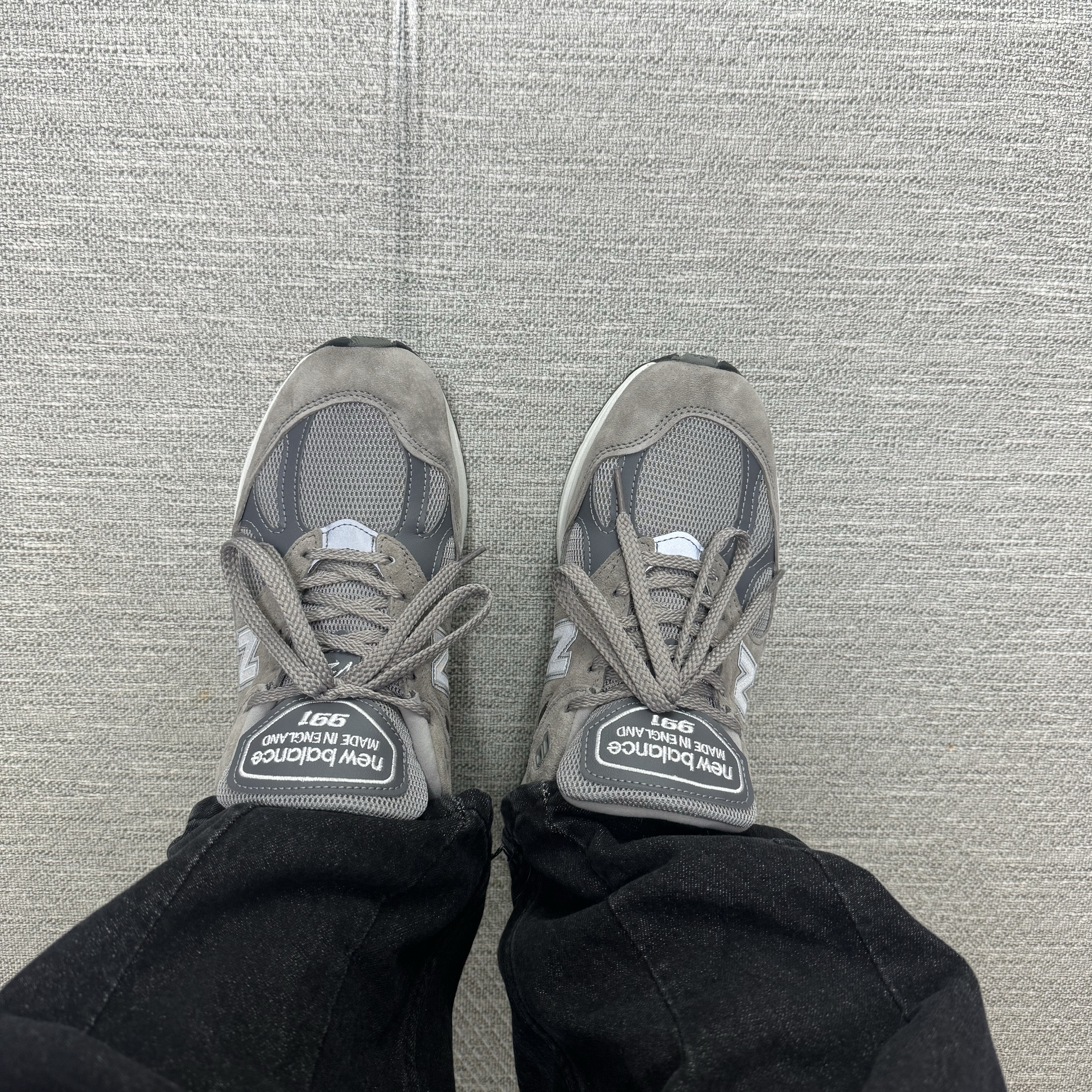 New Balance 991v2 Made in UK Rock Ridge Alloy Silver 착용 스타일 - 3
