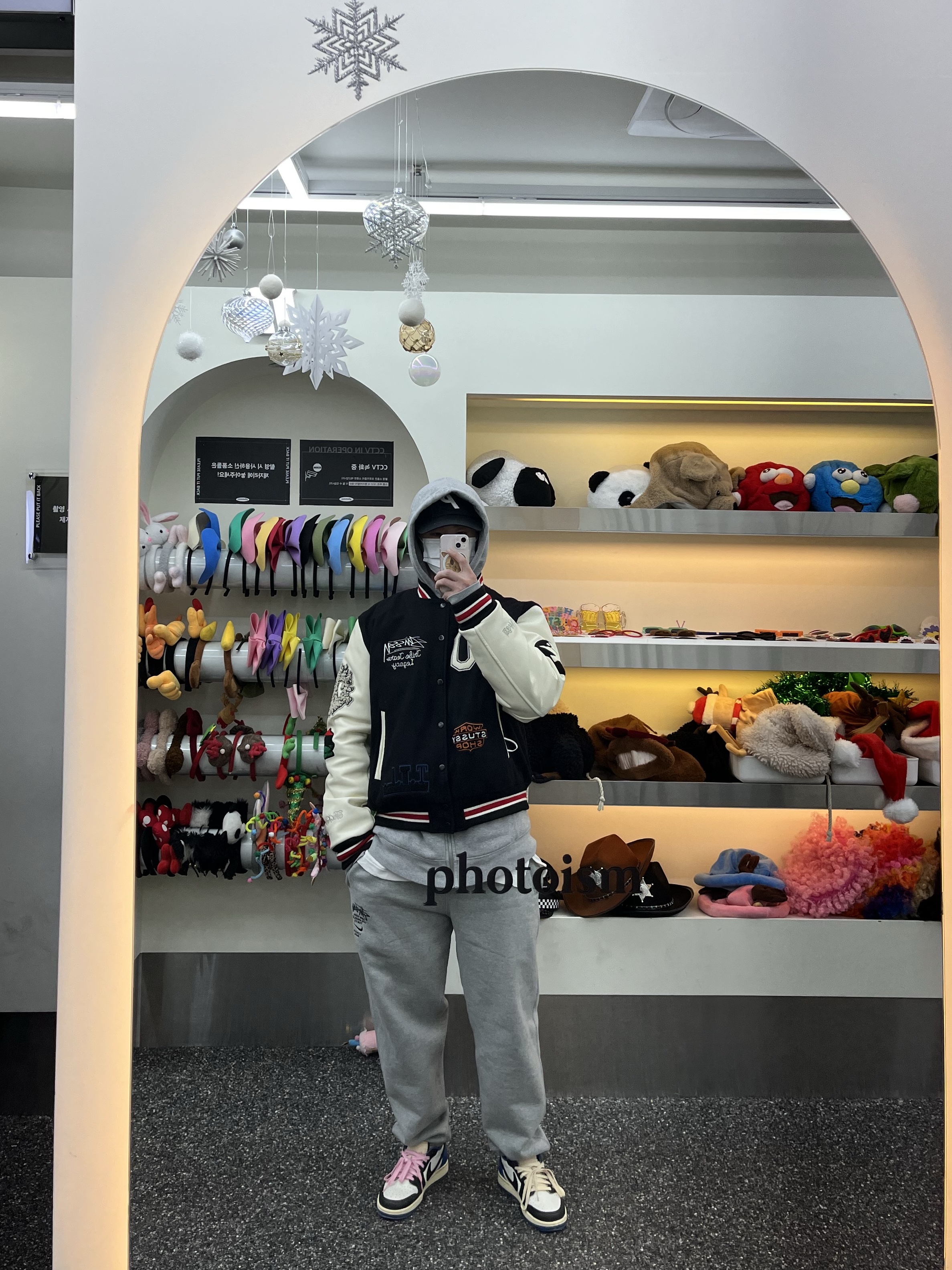 Palace P 6-Panel Black - 23SS, Stussy x Our Legacy x Denim Tears TTL Varsity Jacket Black 착용 스타일