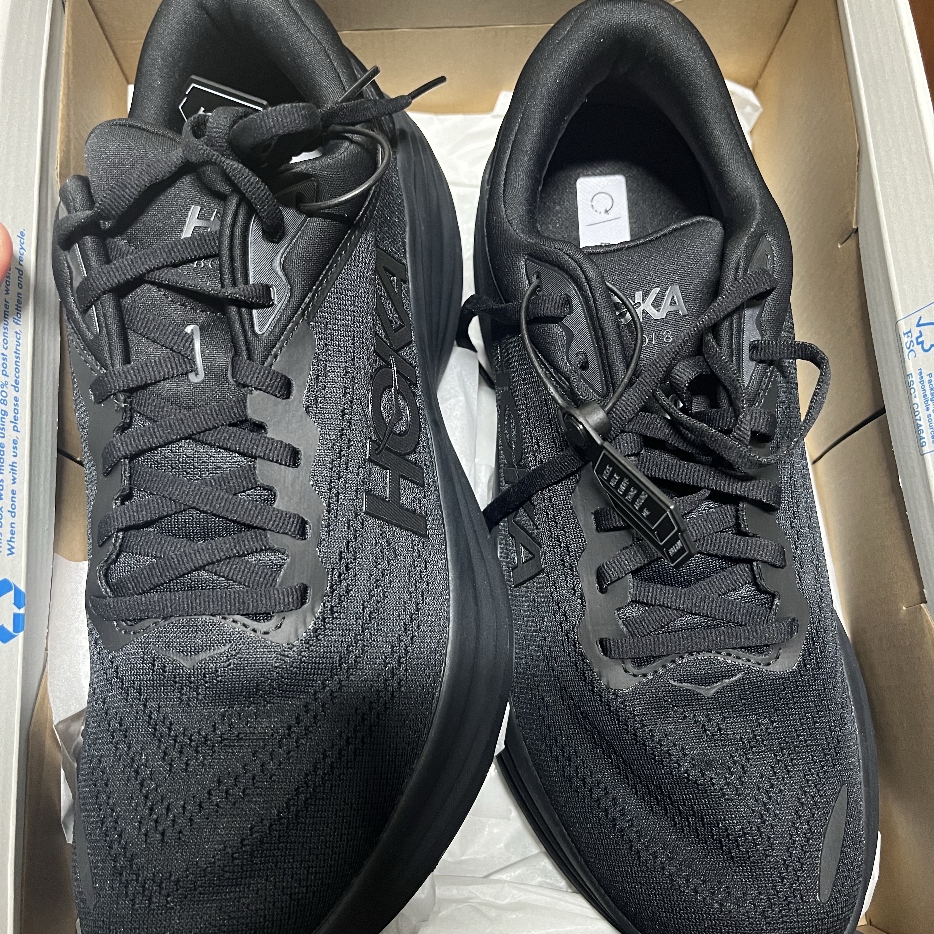 Hoka Bondi 8 Black - Regular 착용 스타일